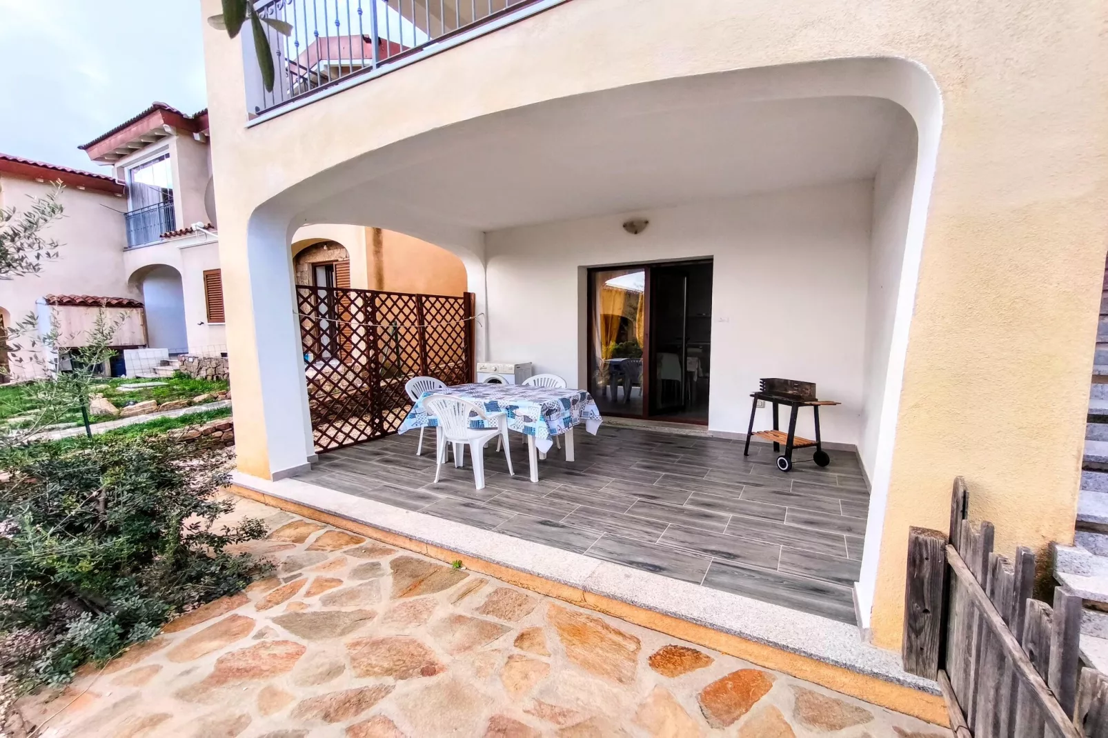 Le Villette di San Gavino PT1-Buitenkant zomer