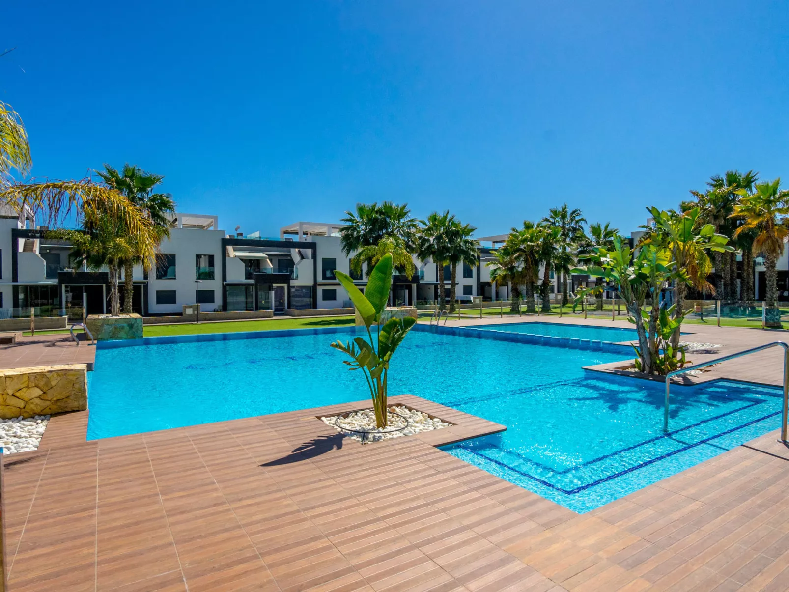 Oasis Beach 1-Buiten