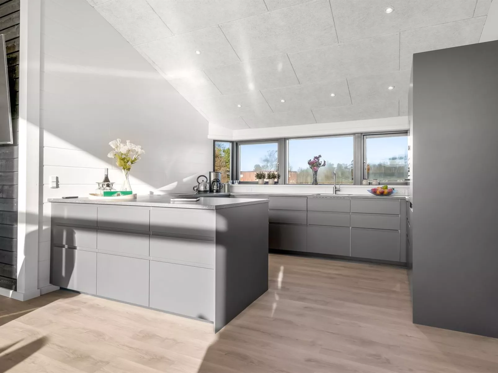 "Daren" - 700m from the sea-Binnen