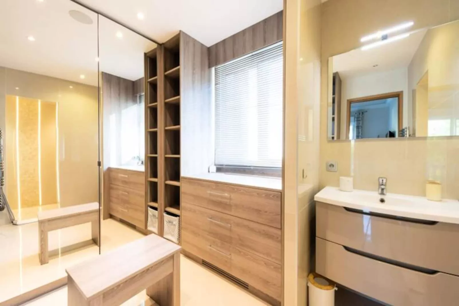 Résidence Villa 330m2, 6 Chambres, Piscine Chauff&eacute;e Jacuzzi - Niet-getagd