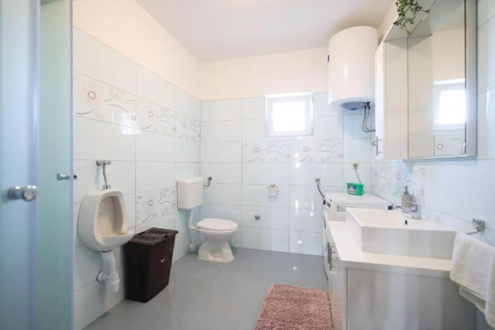 Villa Maja - Three bedroom villa with pool-Badkamer