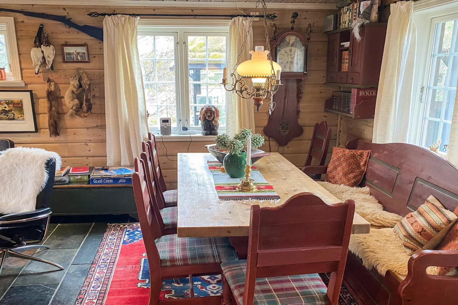 30653-PØLSEBU-Binnen