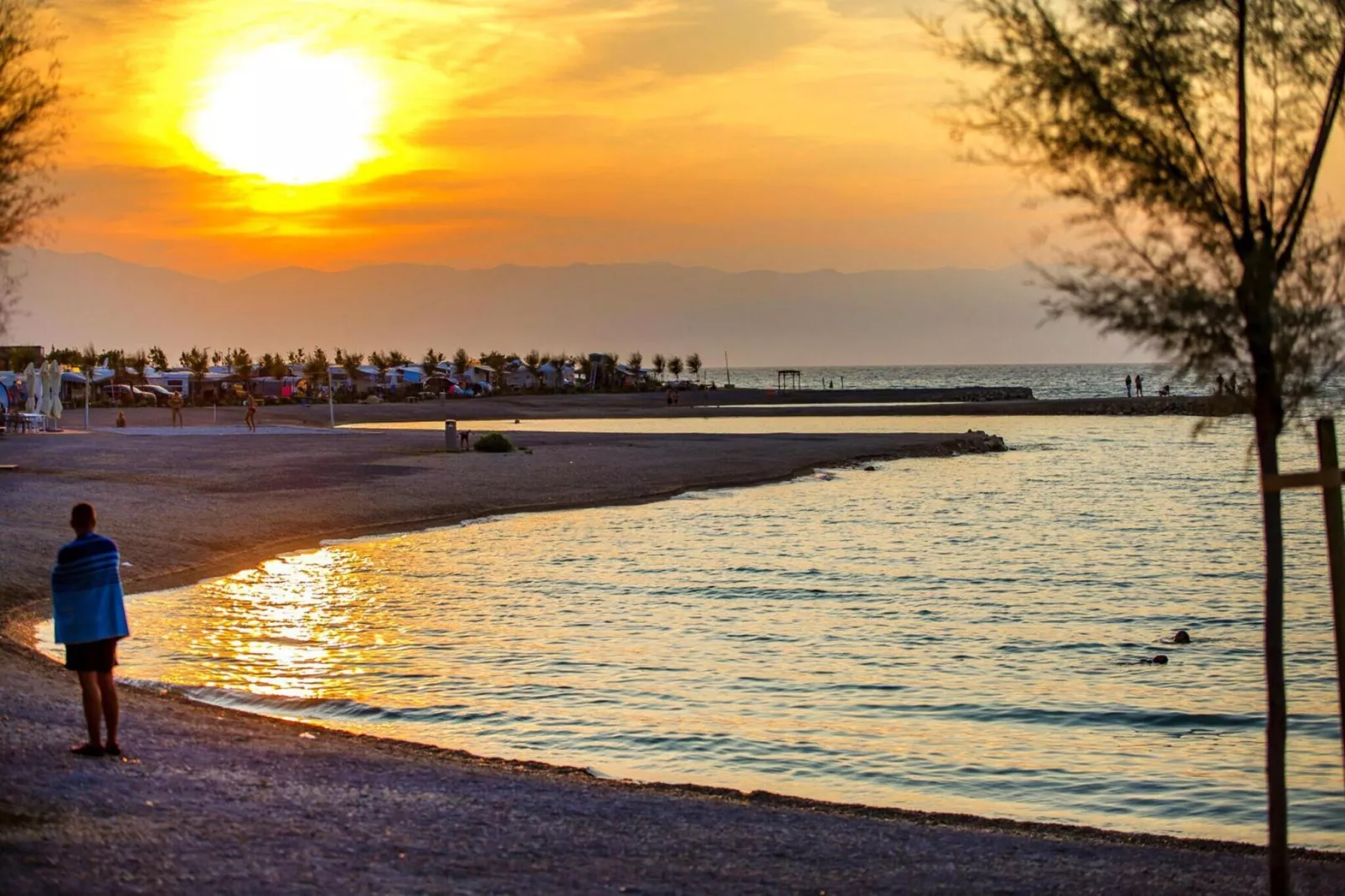 Mobile Homes Omisalj-Mobilhome PREMIUM 3rd and 4th row-Gebieden zomer 1km