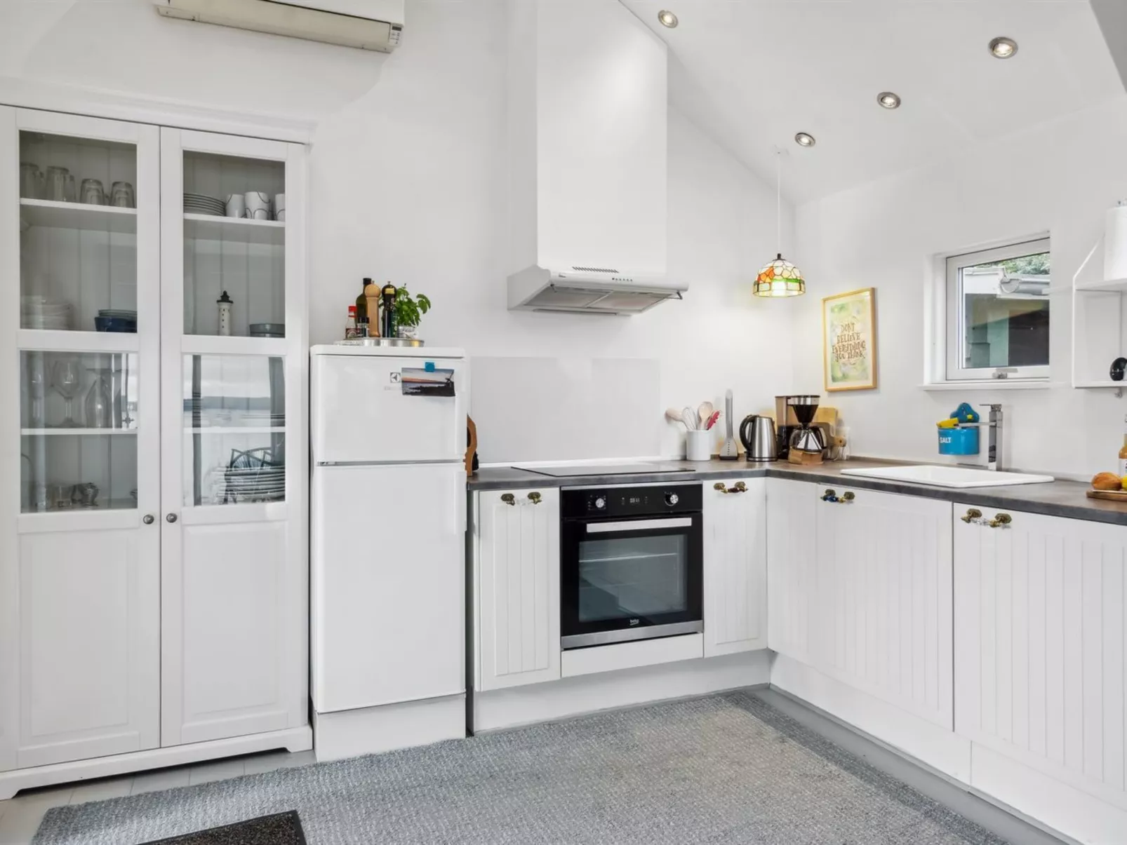 "Fifi" - 10m to the fjord-Binnen