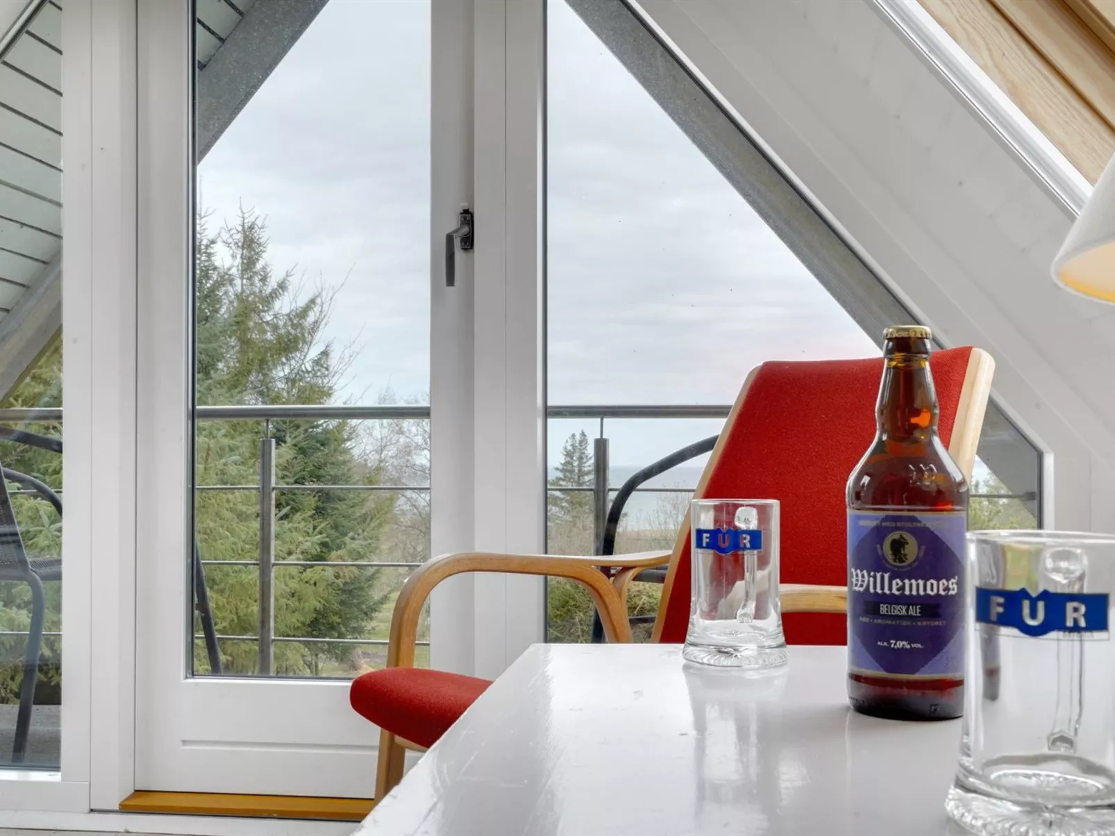 "Brunhild" - 300m to the fjord-Binnen