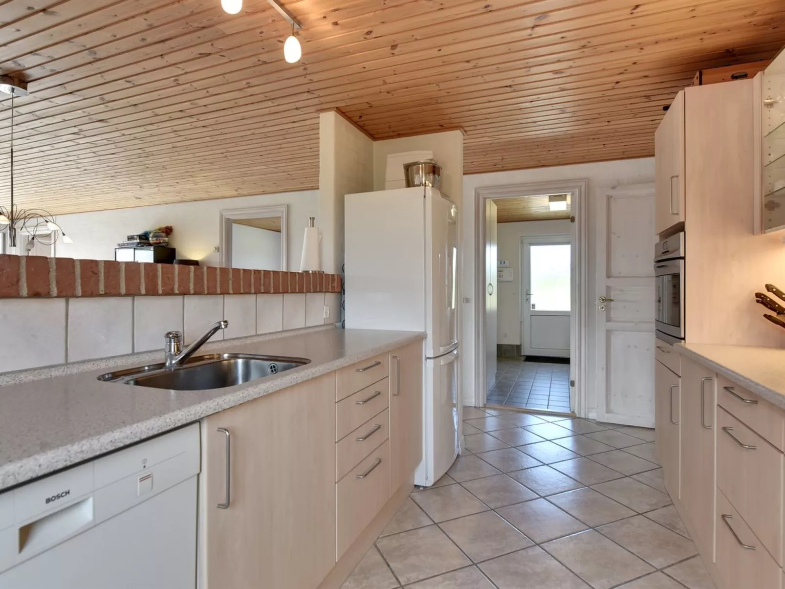 "Dorothea" - 450m to the fjord-Binnen