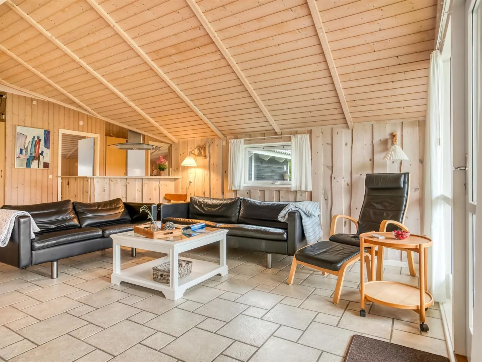 "Leya" - 1.2km from the sea-Binnen