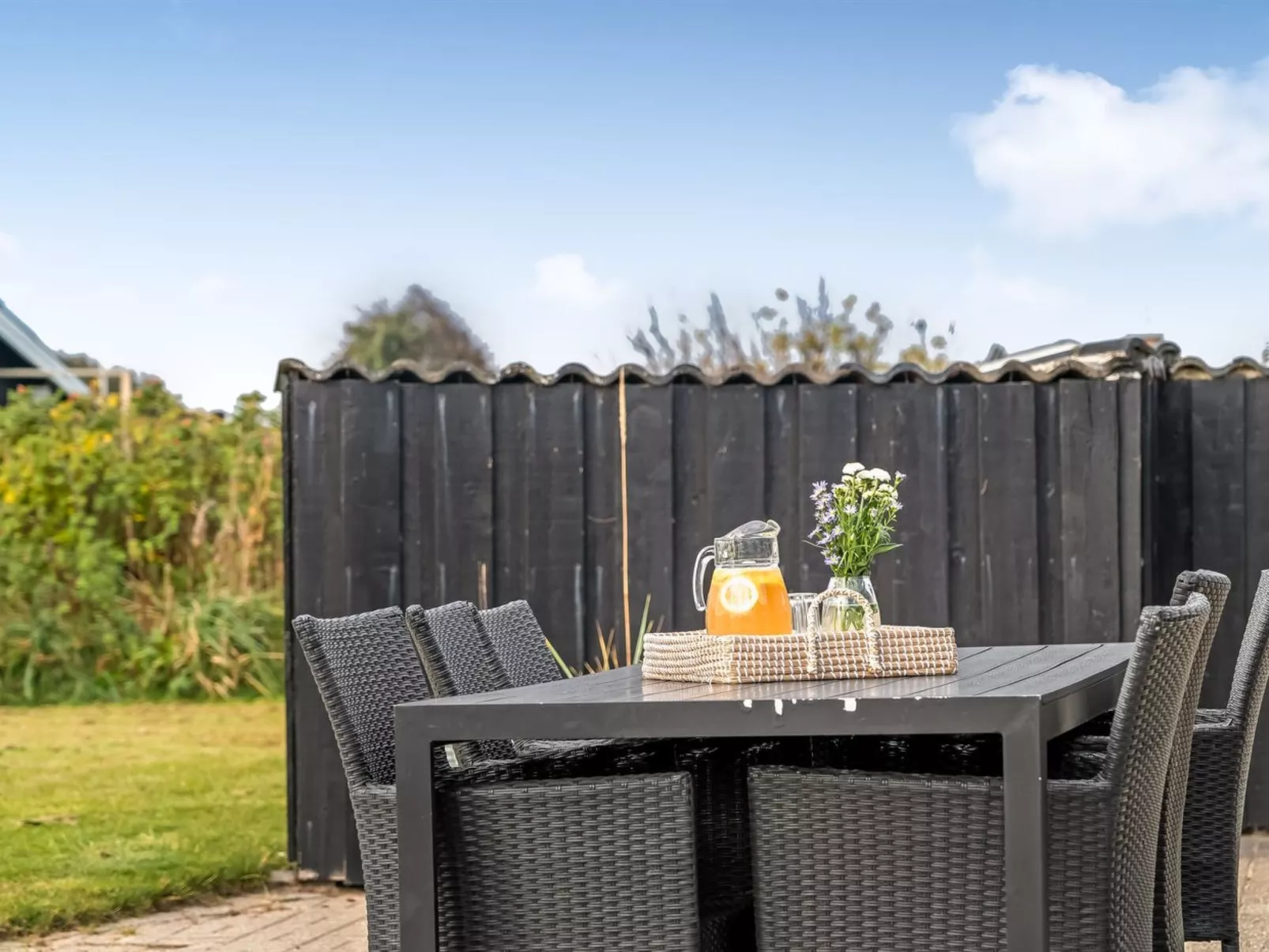 "Raadengaard" - 400m from the sea-Buiten