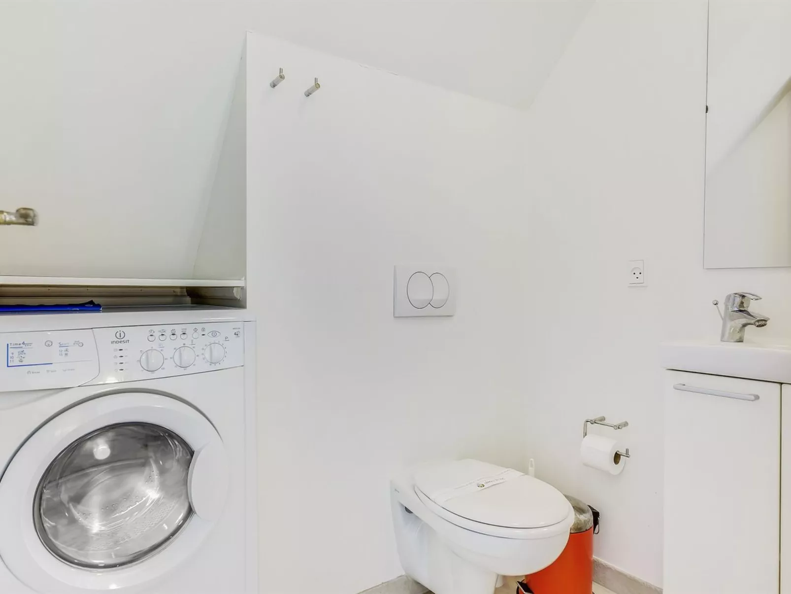 "Joar" - 5m to the fjord-Binnen