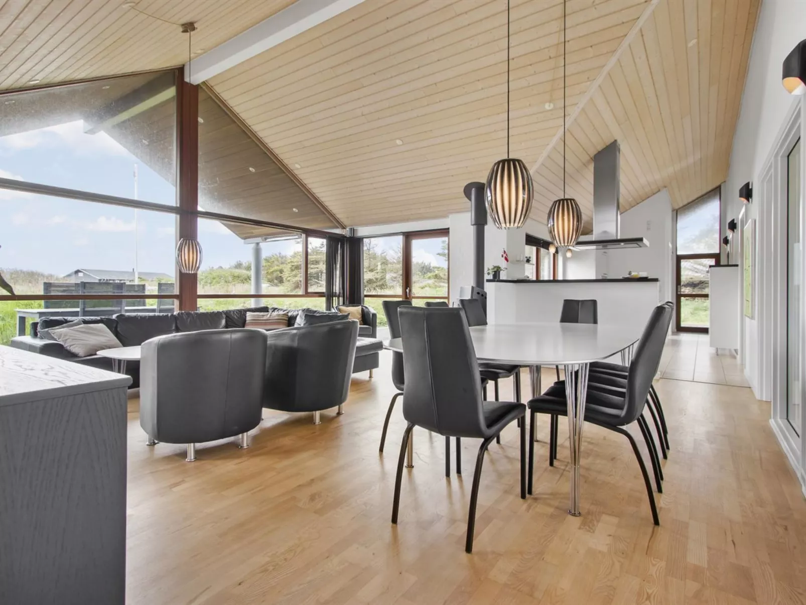 "Ilmatar" - 650m from the sea-Binnen