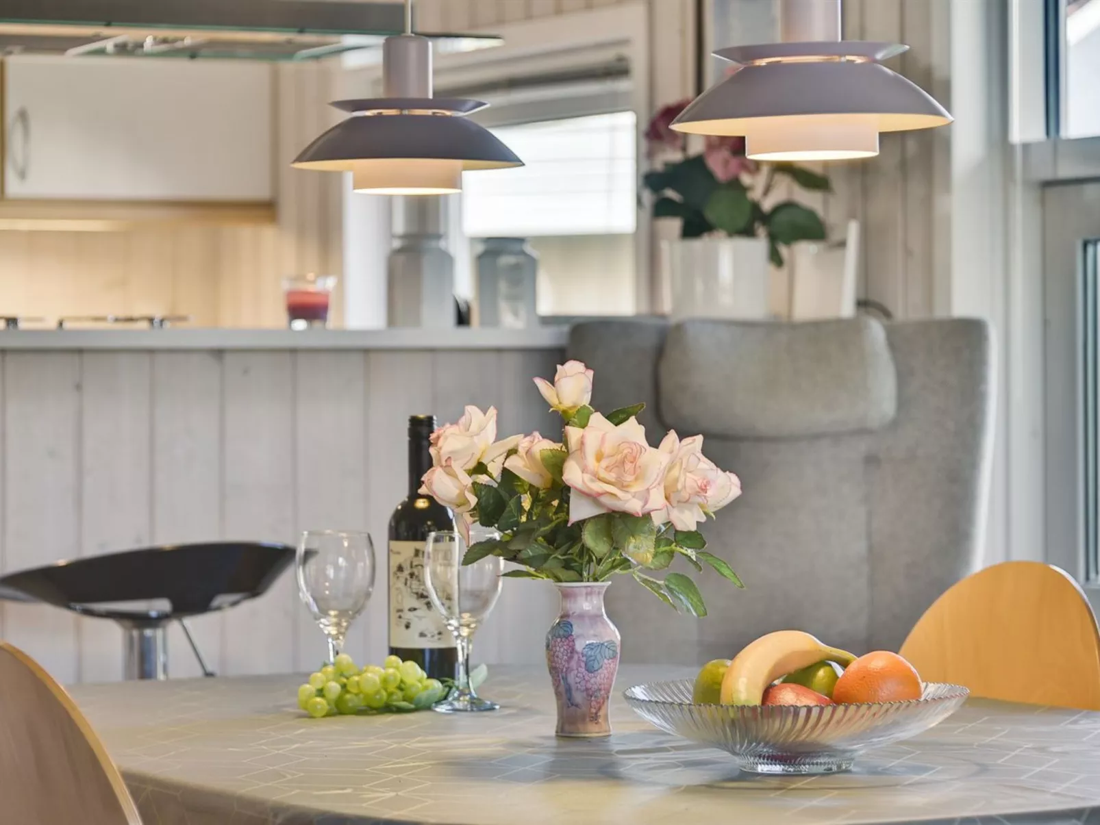 "Roel" - 500m from the sea-Binnen