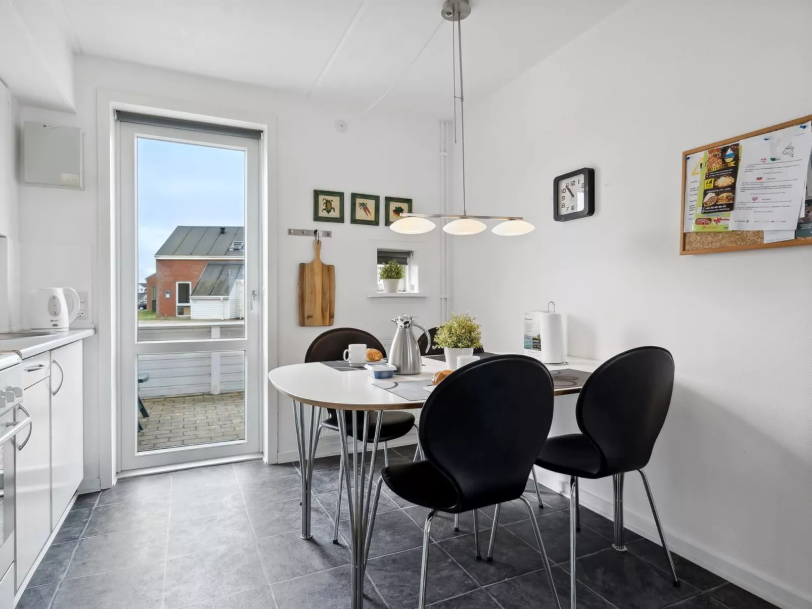 "Aldora" - 2.3km from the sea-Binnen