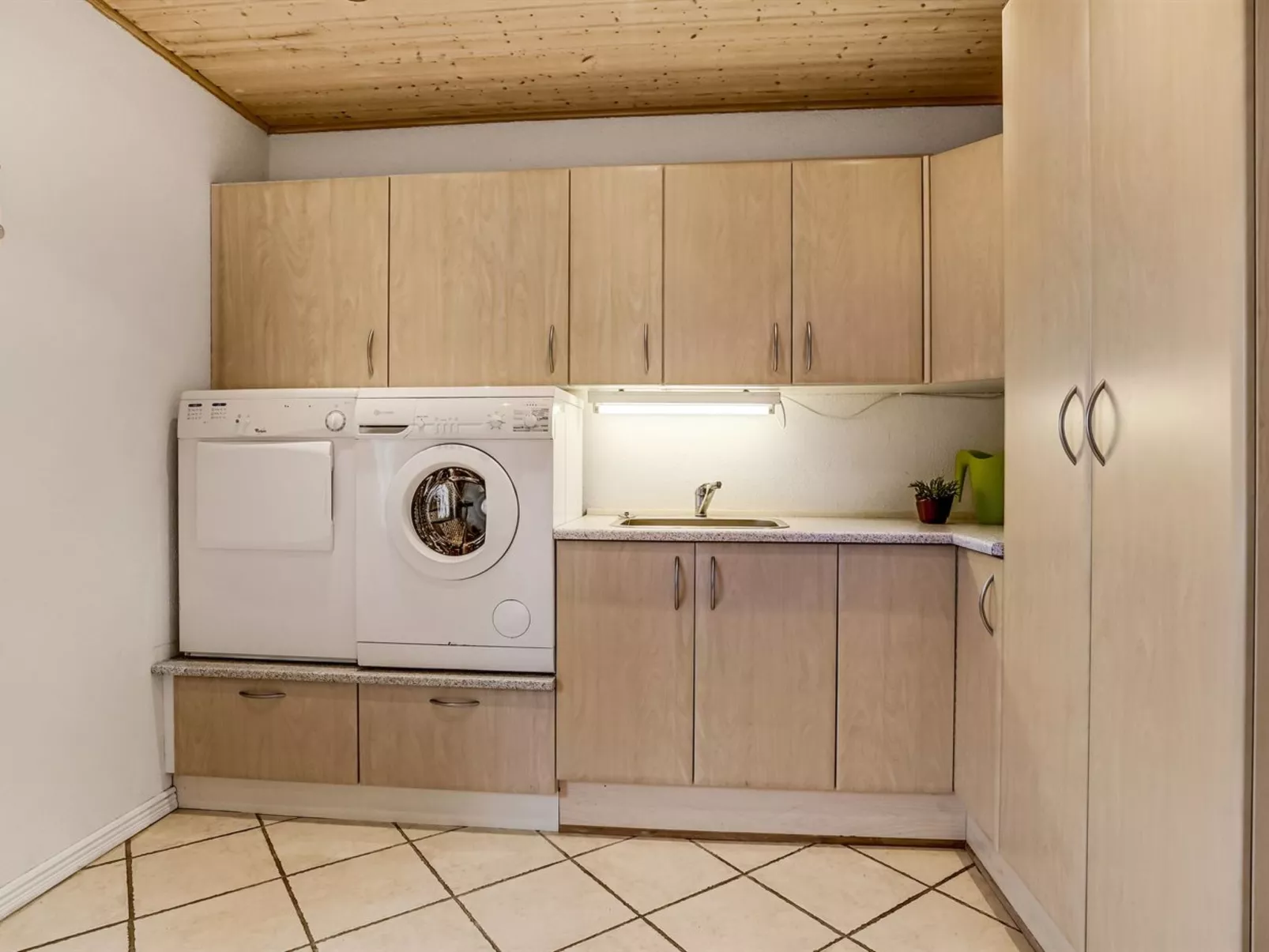 "Adelina" - 500m from the sea-Binnen