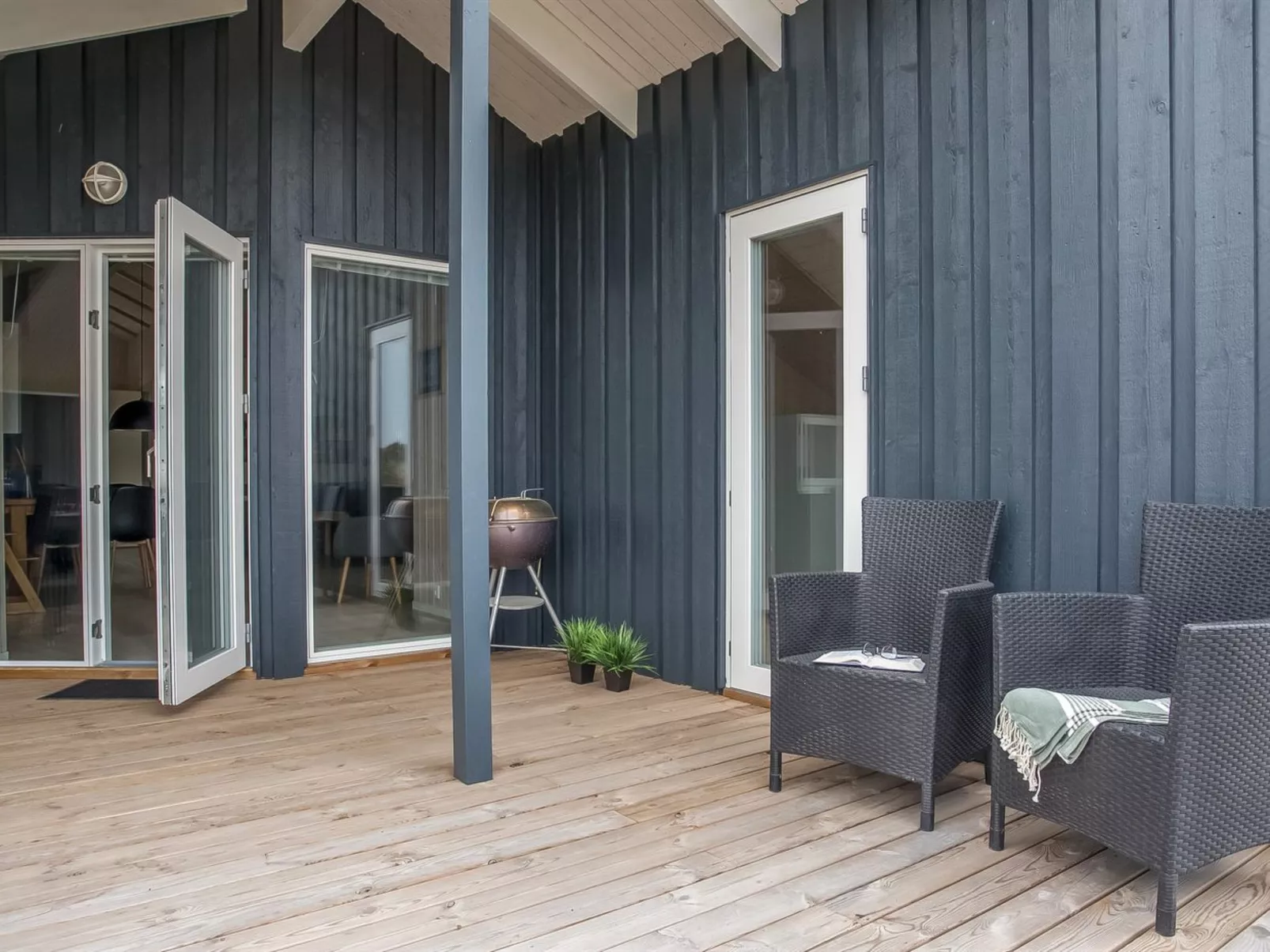 "Estella" - 500m to the fjord-Buiten