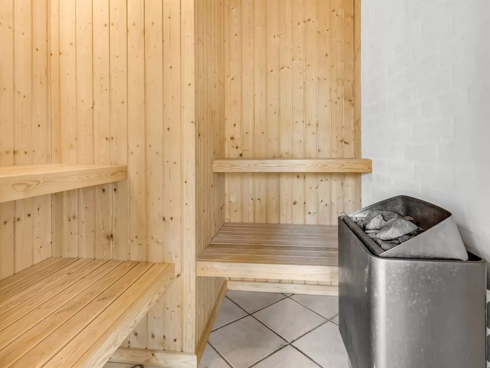 "Alfrida" - 1.5km from the sea-Binnen