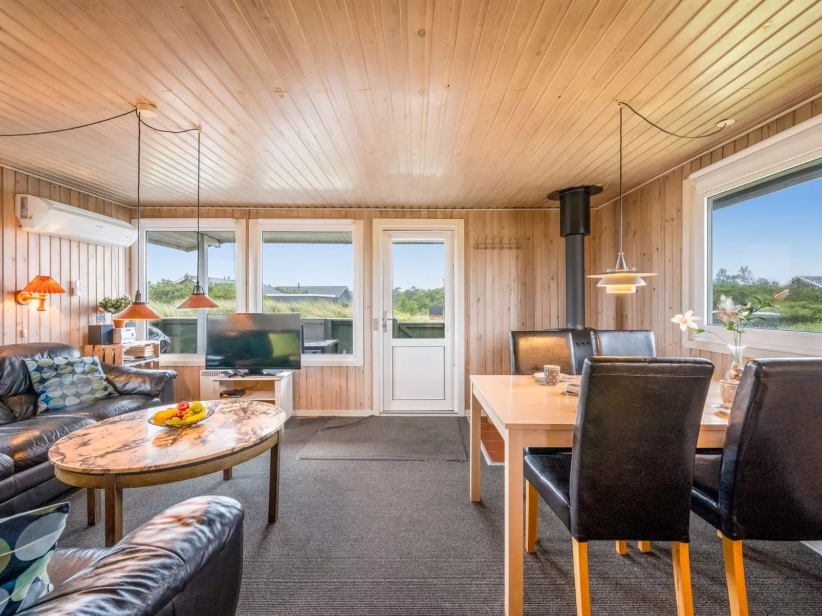 "Lambe" -  from the sea-Binnen