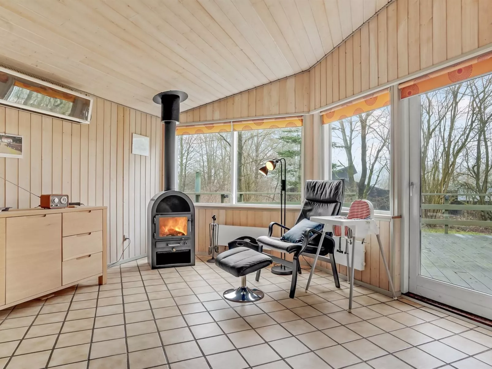 "Joonatan" - 30km from the sea-Binnen