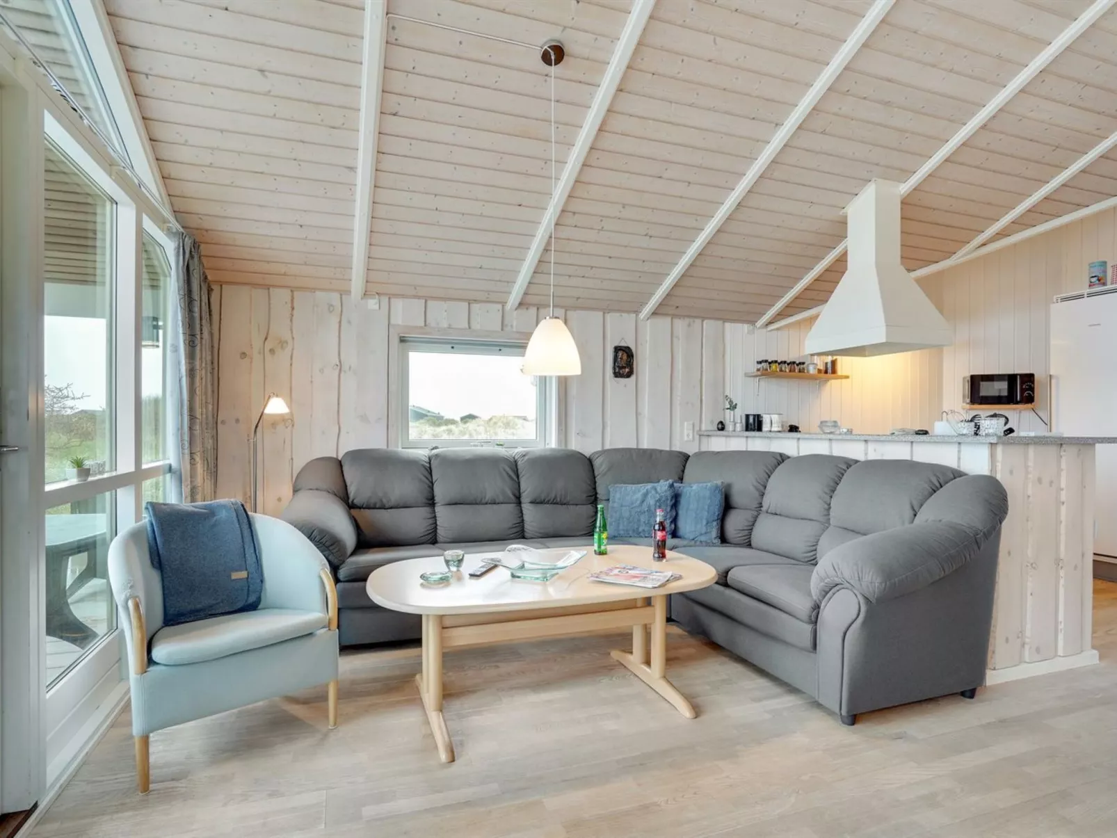 "Patrick" - 300m from the sea-Binnen