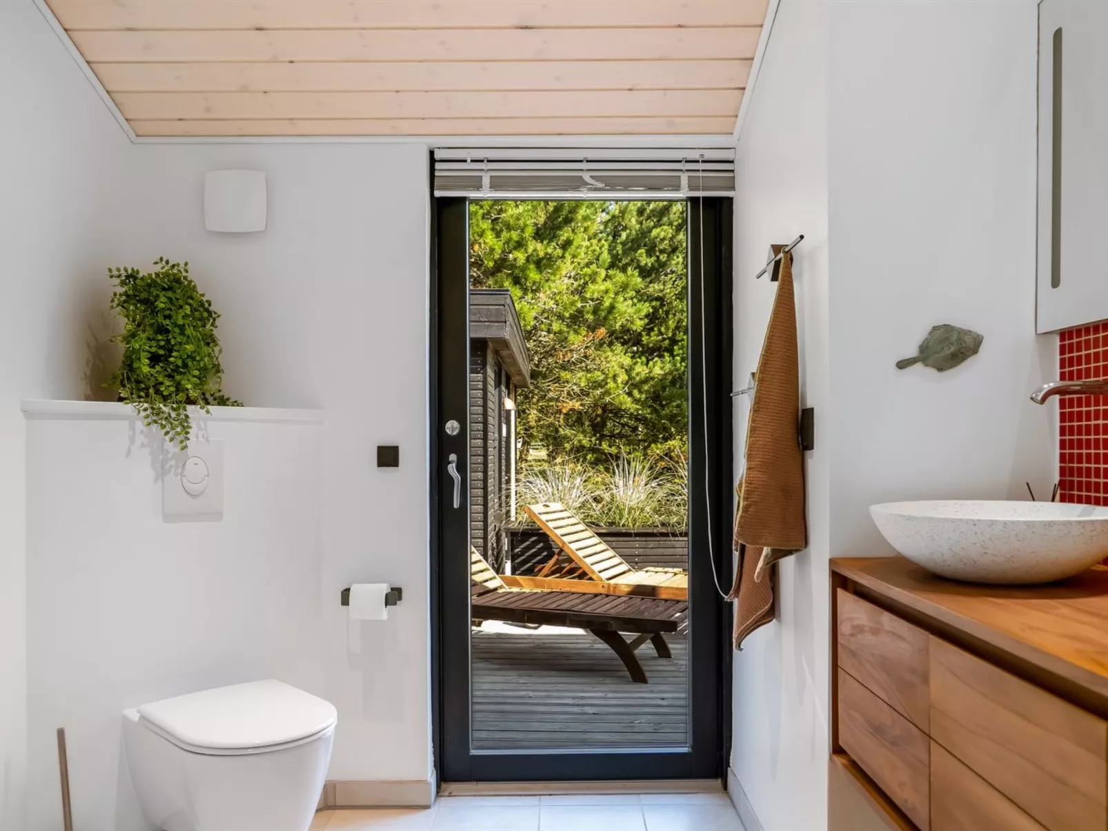 "Litle" - 600m from the sea-Binnen