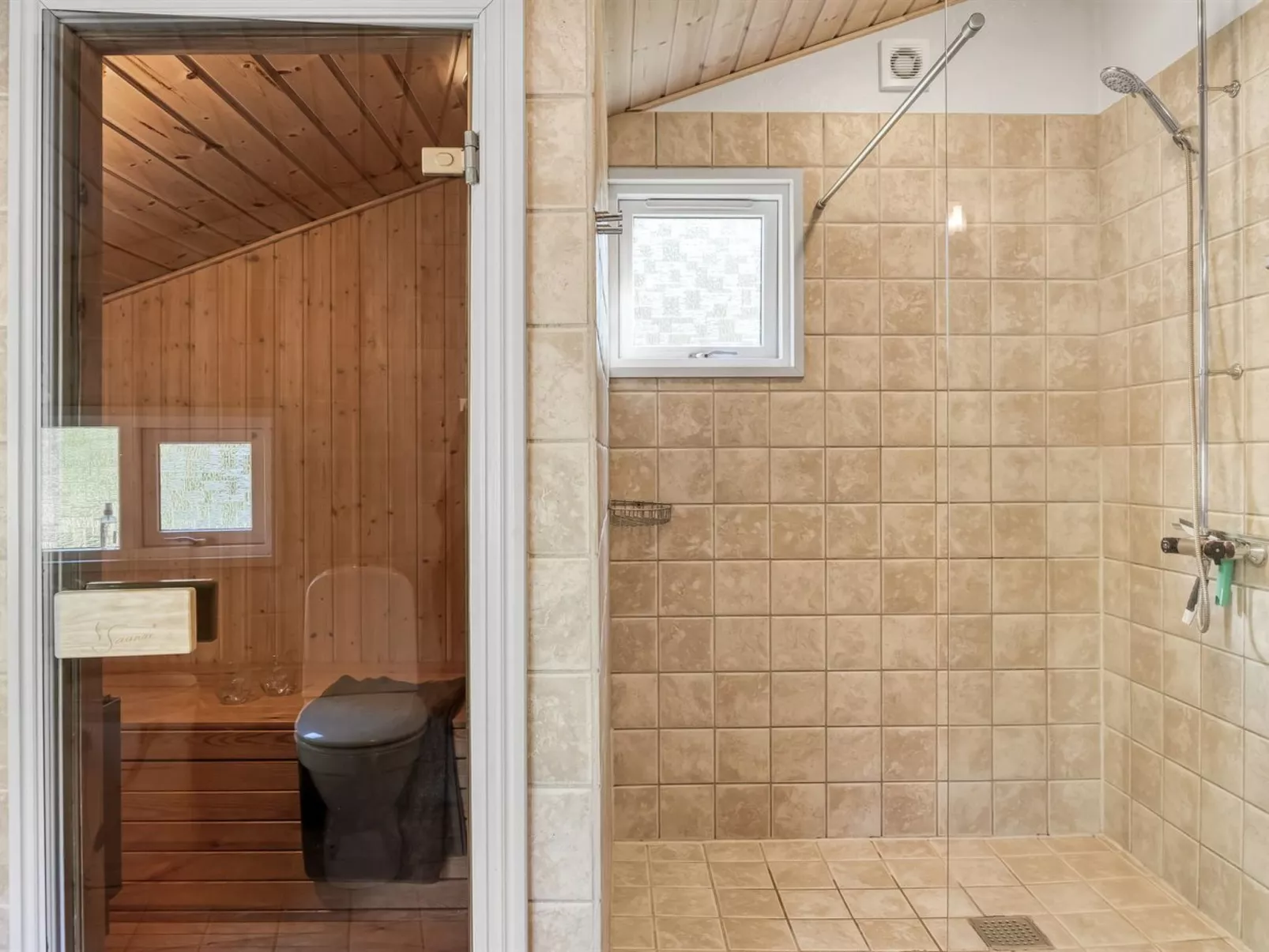 "Barne" - 4km from the sea-Binnen