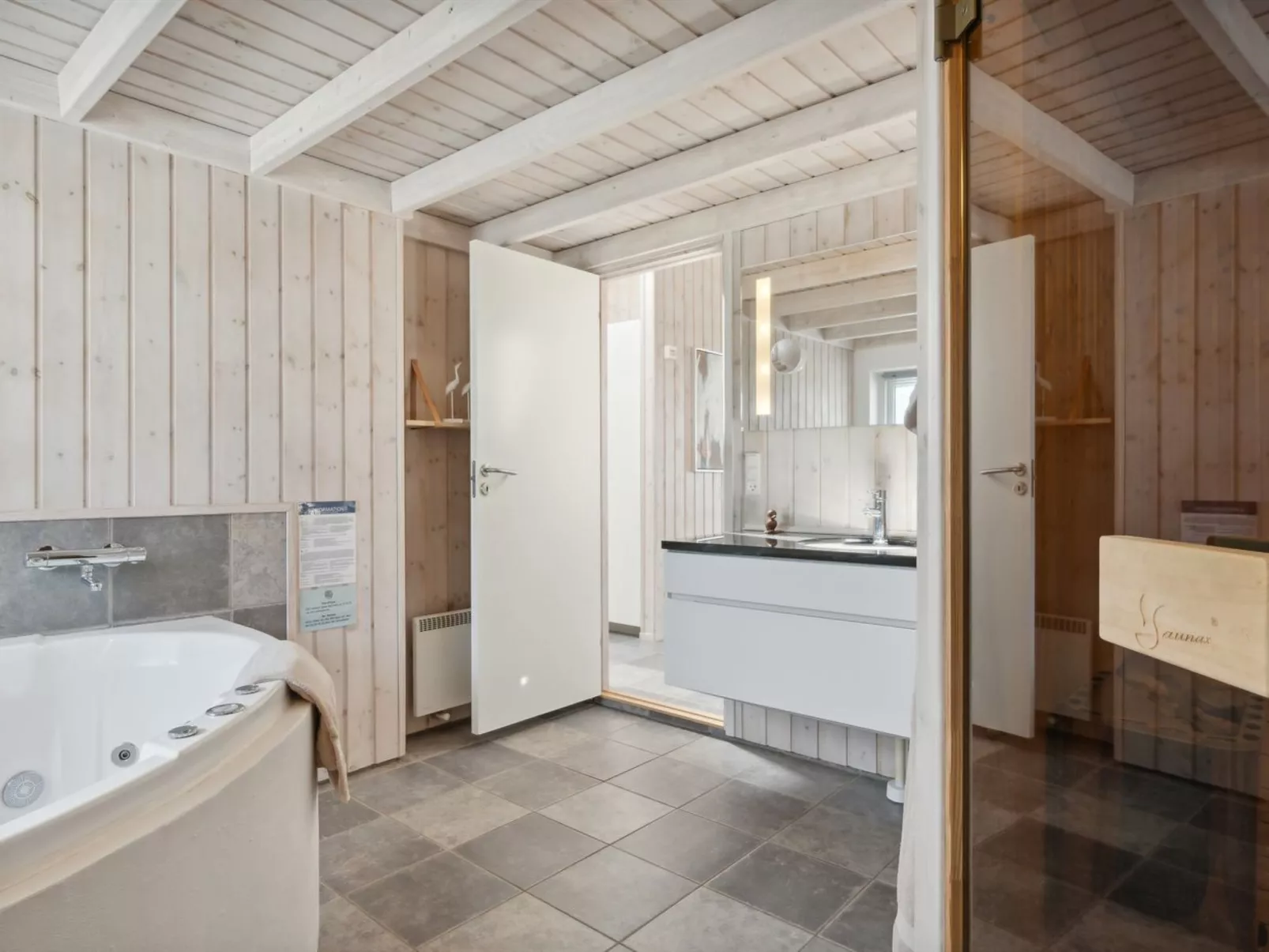 "Ohto" - 281m from the sea-Binnen