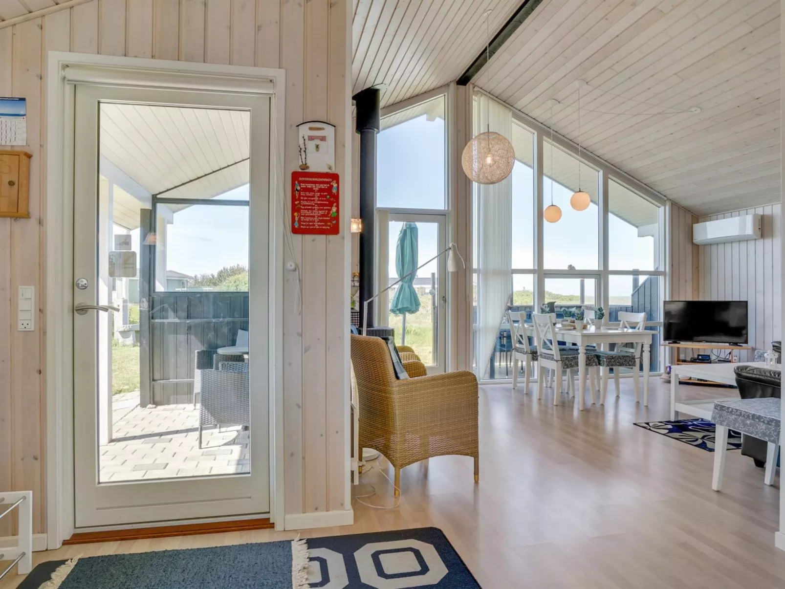 "Hubert" - 150m from the sea-Binnen