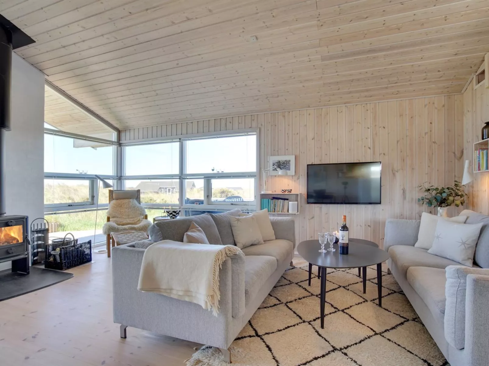 "Gila" - 250m from the sea-Binnen