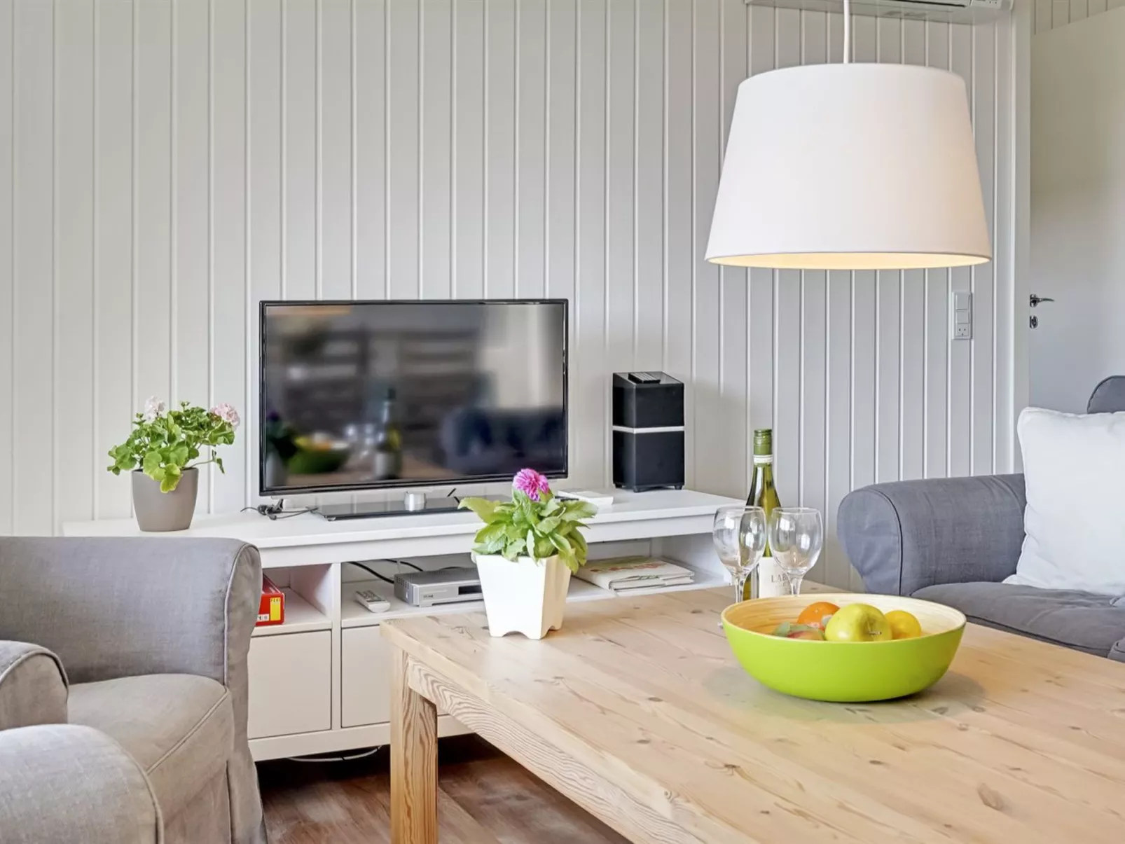 "Brunon" - 1.5km from the sea-Binnen