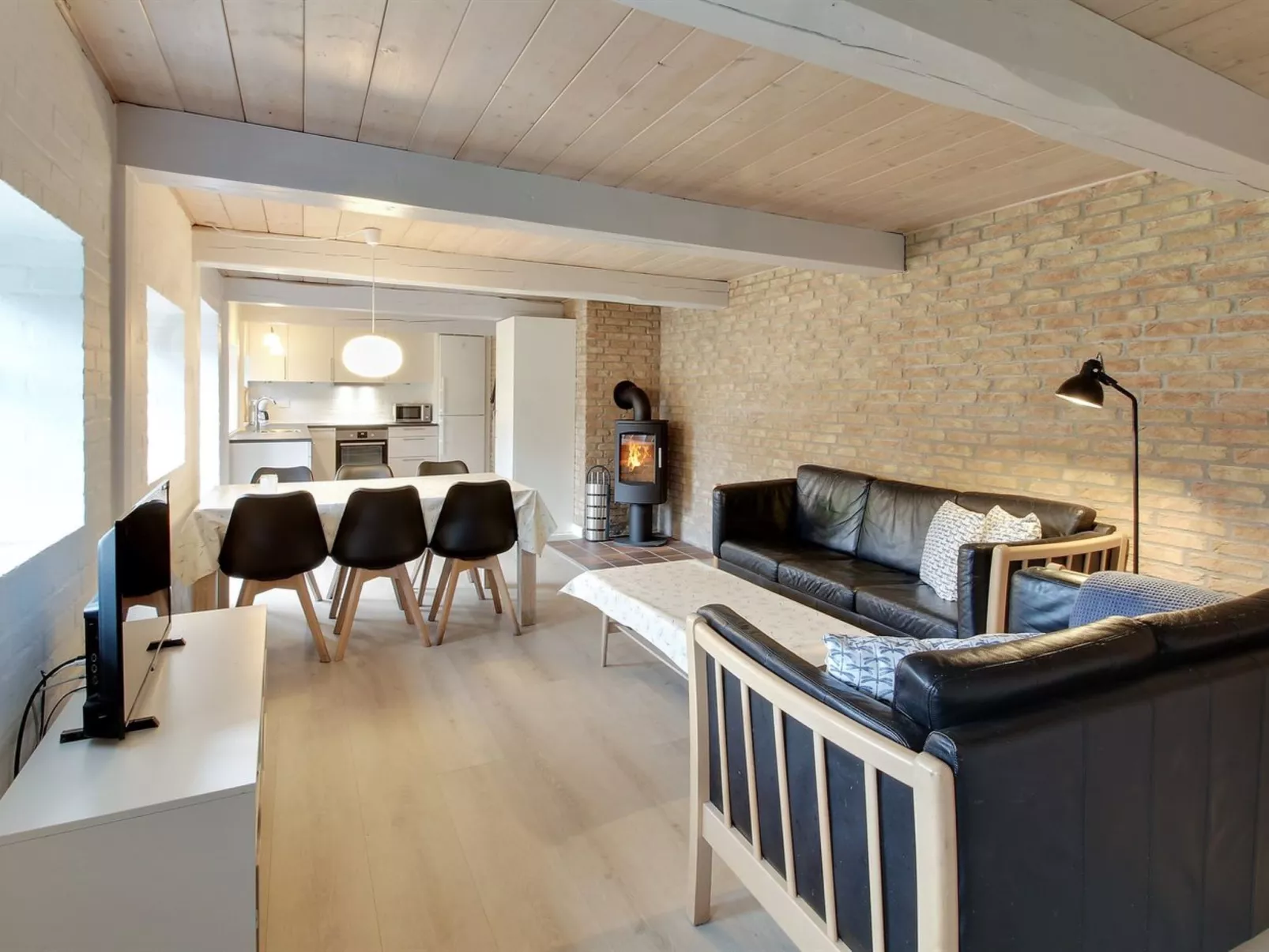 "Naili" - 3.1km from the sea-Binnen