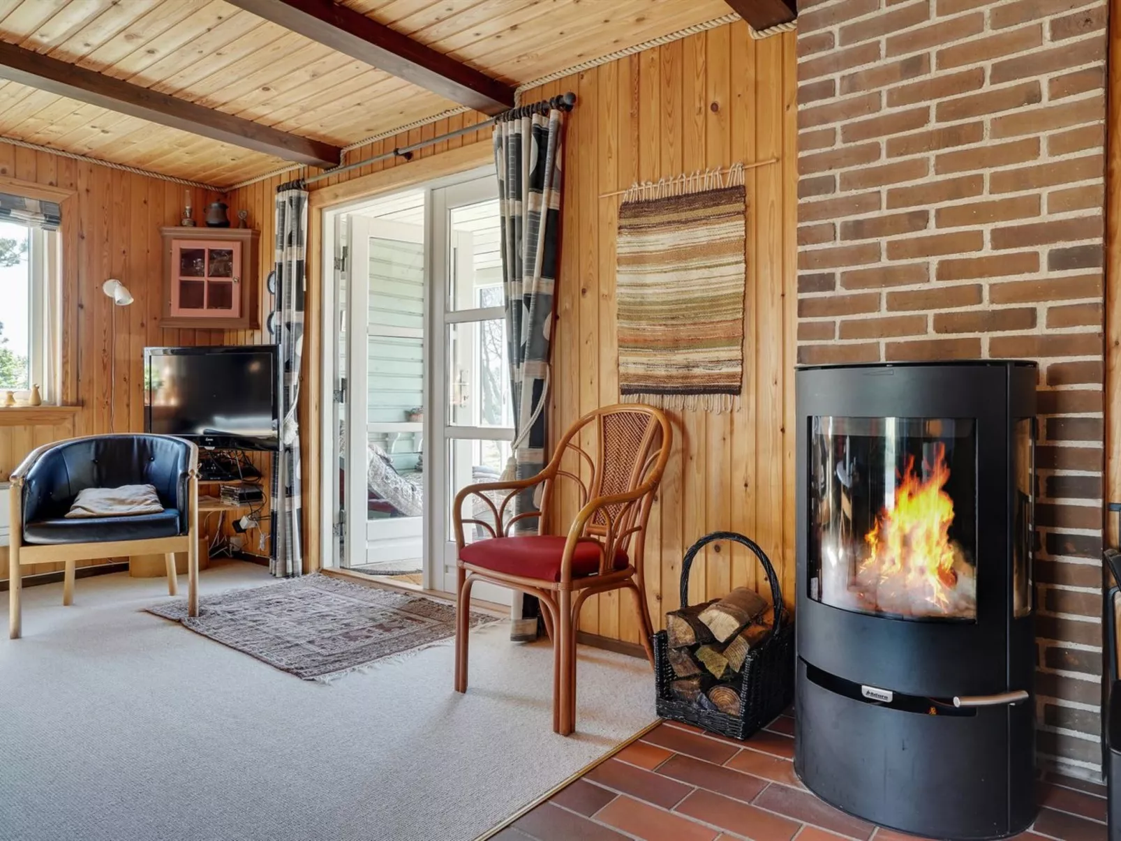 "Edna" - 800m from the sea-Binnen