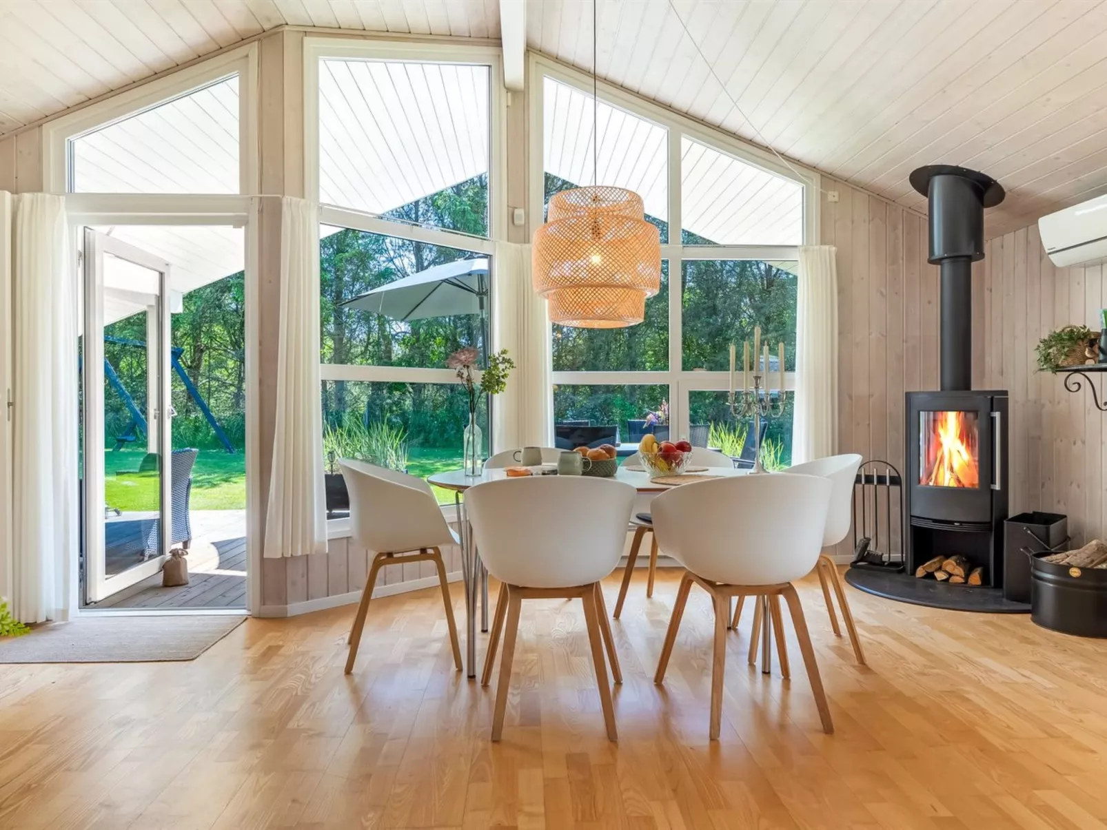 "Vilmar" - 1.2km from the sea-Binnen