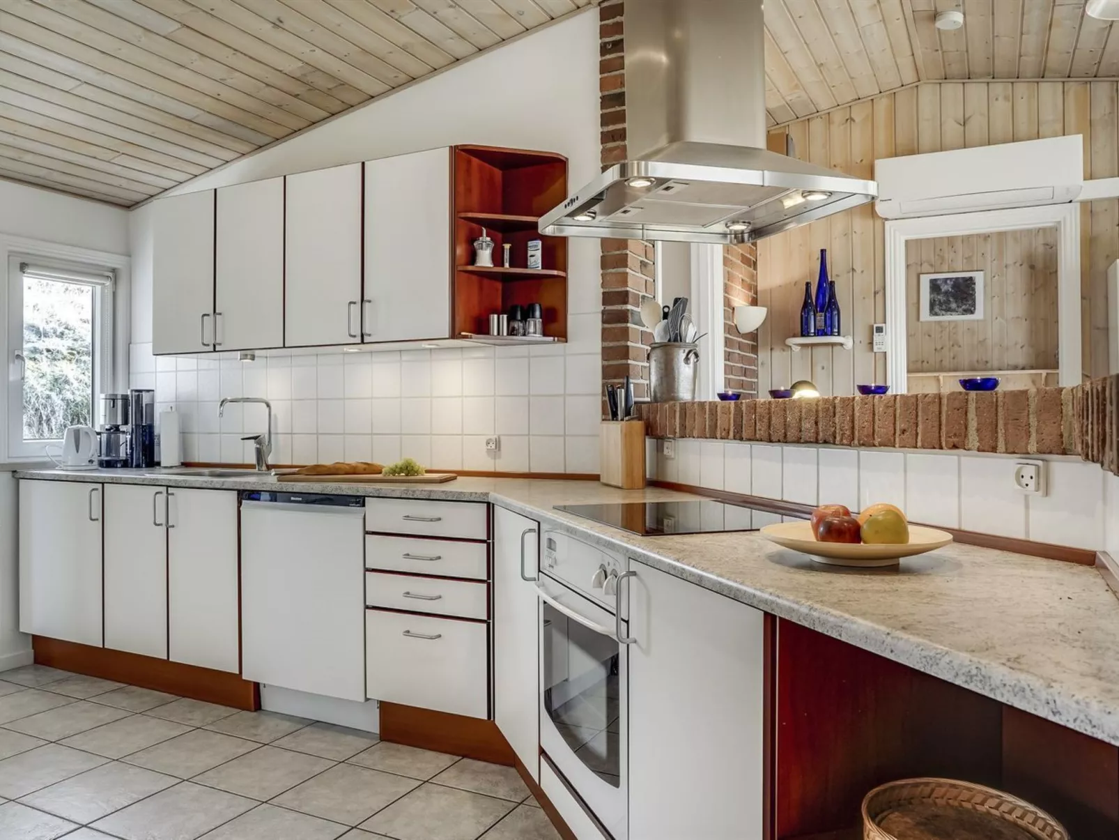 "Eugenie" - 450m from the sea-Binnen