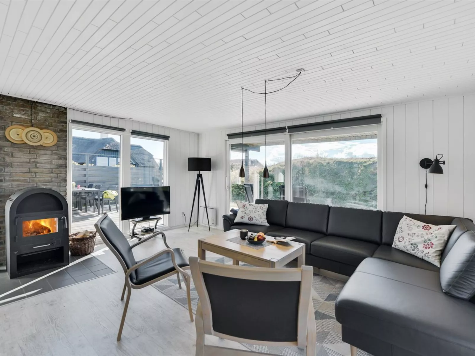 "Aiske" -  from the sea-Binnen