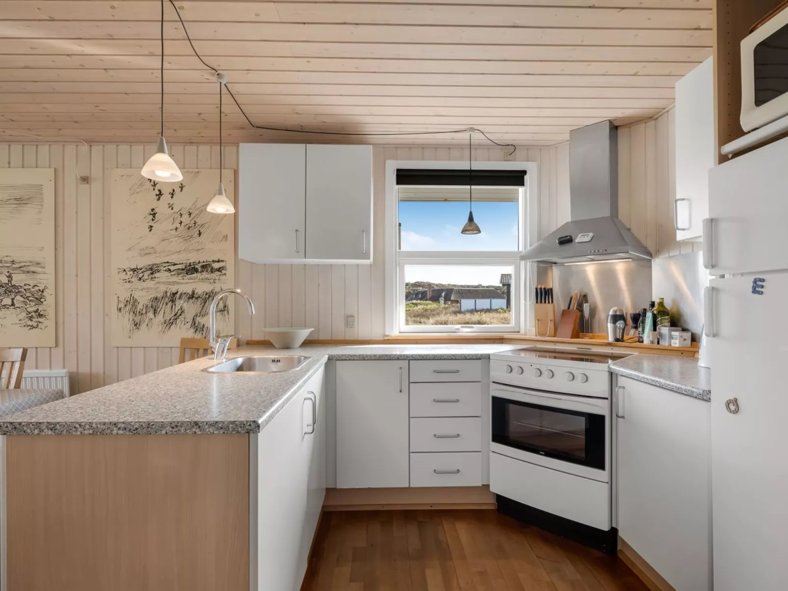 "Sutere" - 200m to the fjord-Binnen