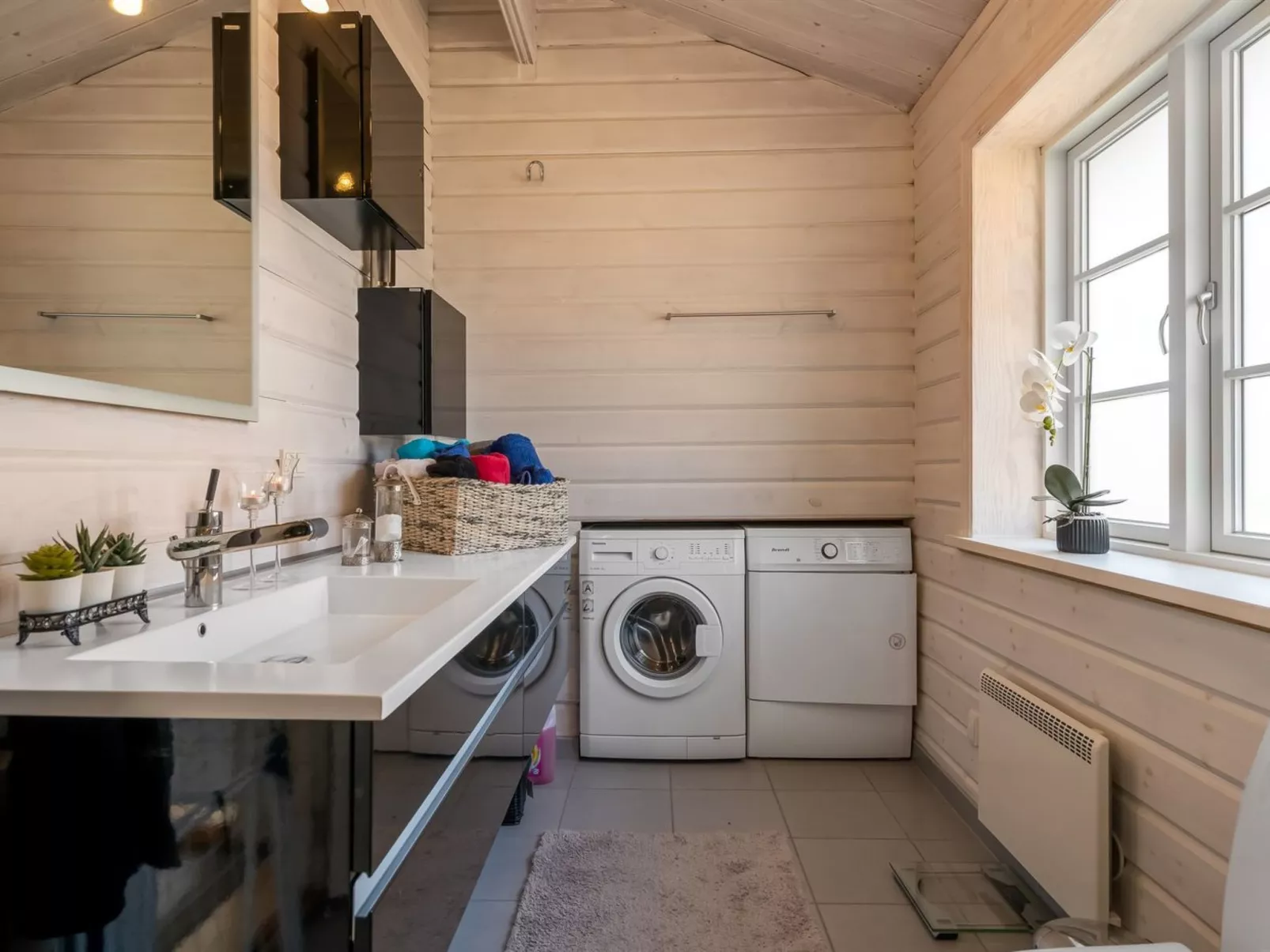 "Mathy" - 900m from the sea-Binnen