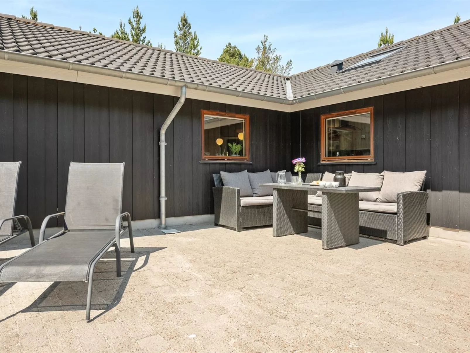 "Jonas" - 2.4km from the sea-Buiten