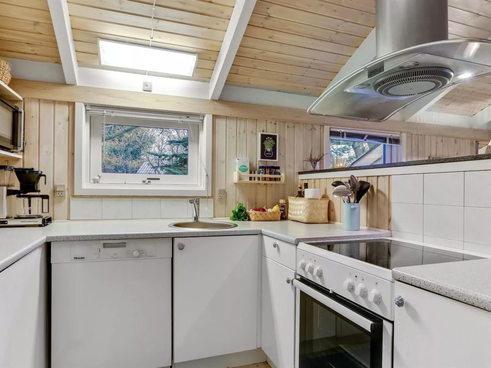 "Berenice" - 250m from the sea-Binnen