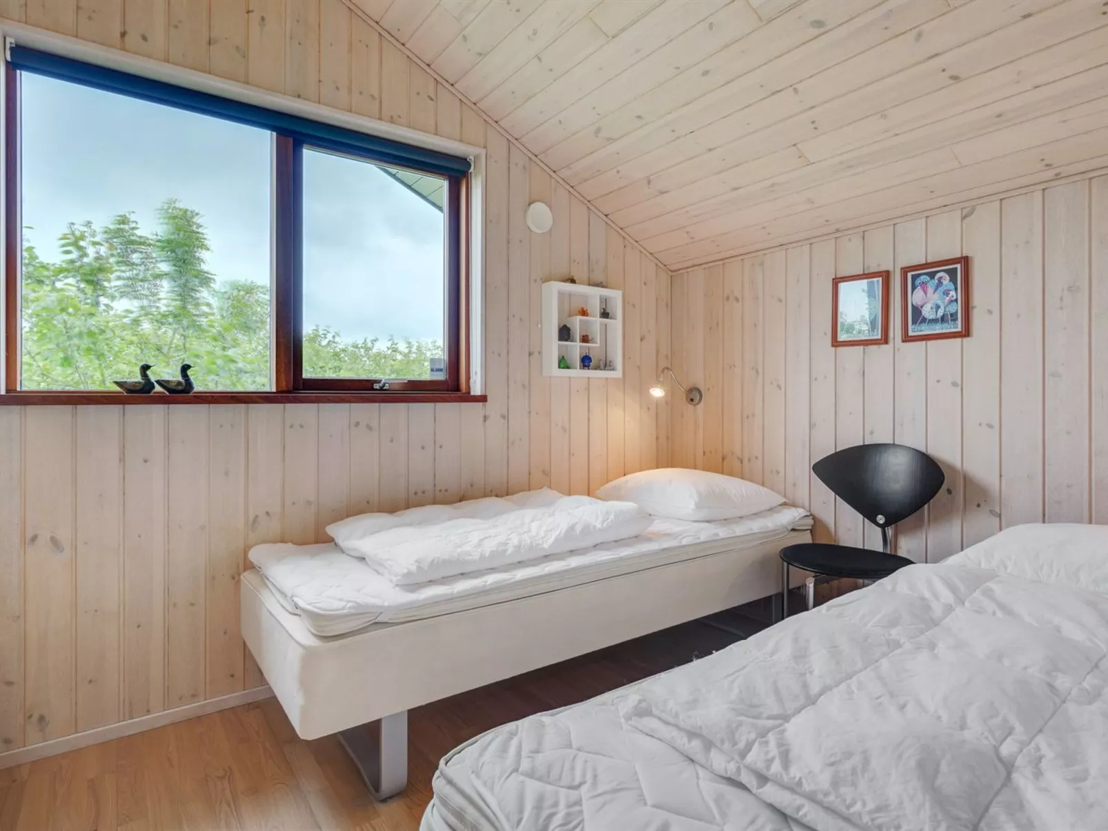 "Juliana" - 400m from the sea-Binnen