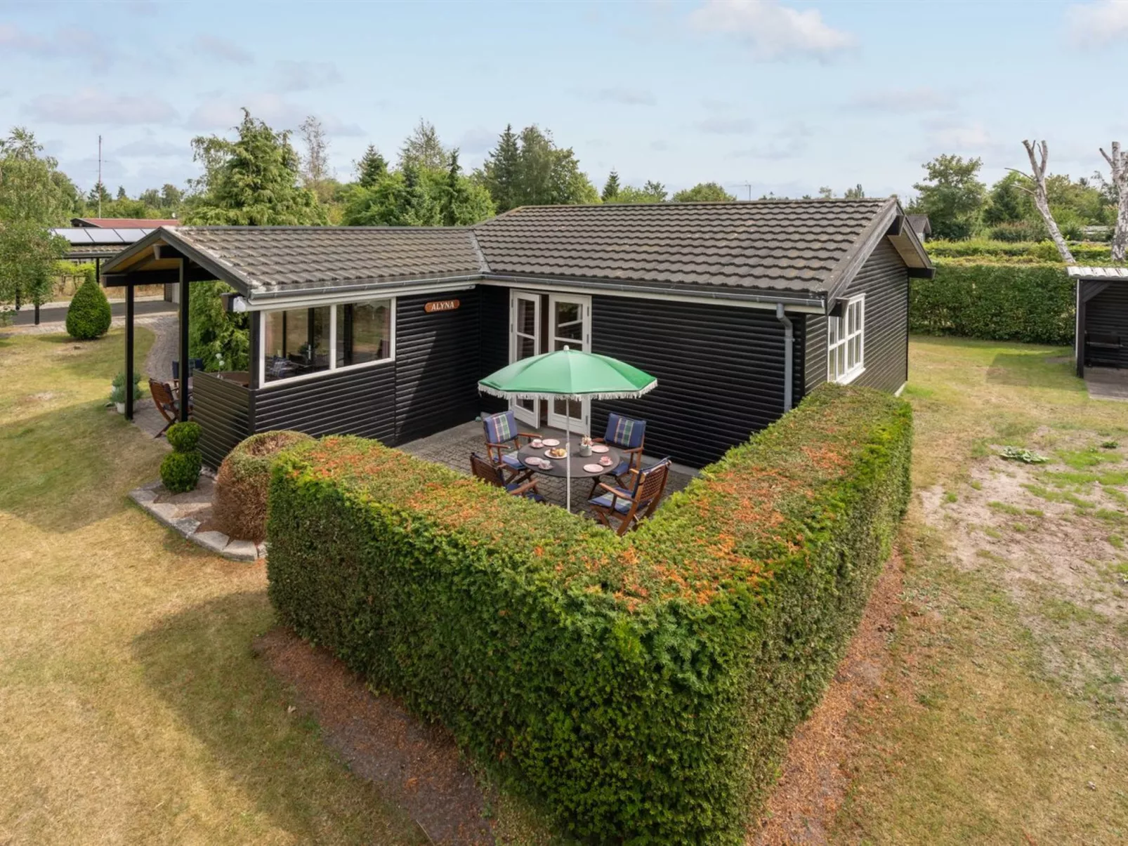 "Siem" - 650m from the sea-Buiten