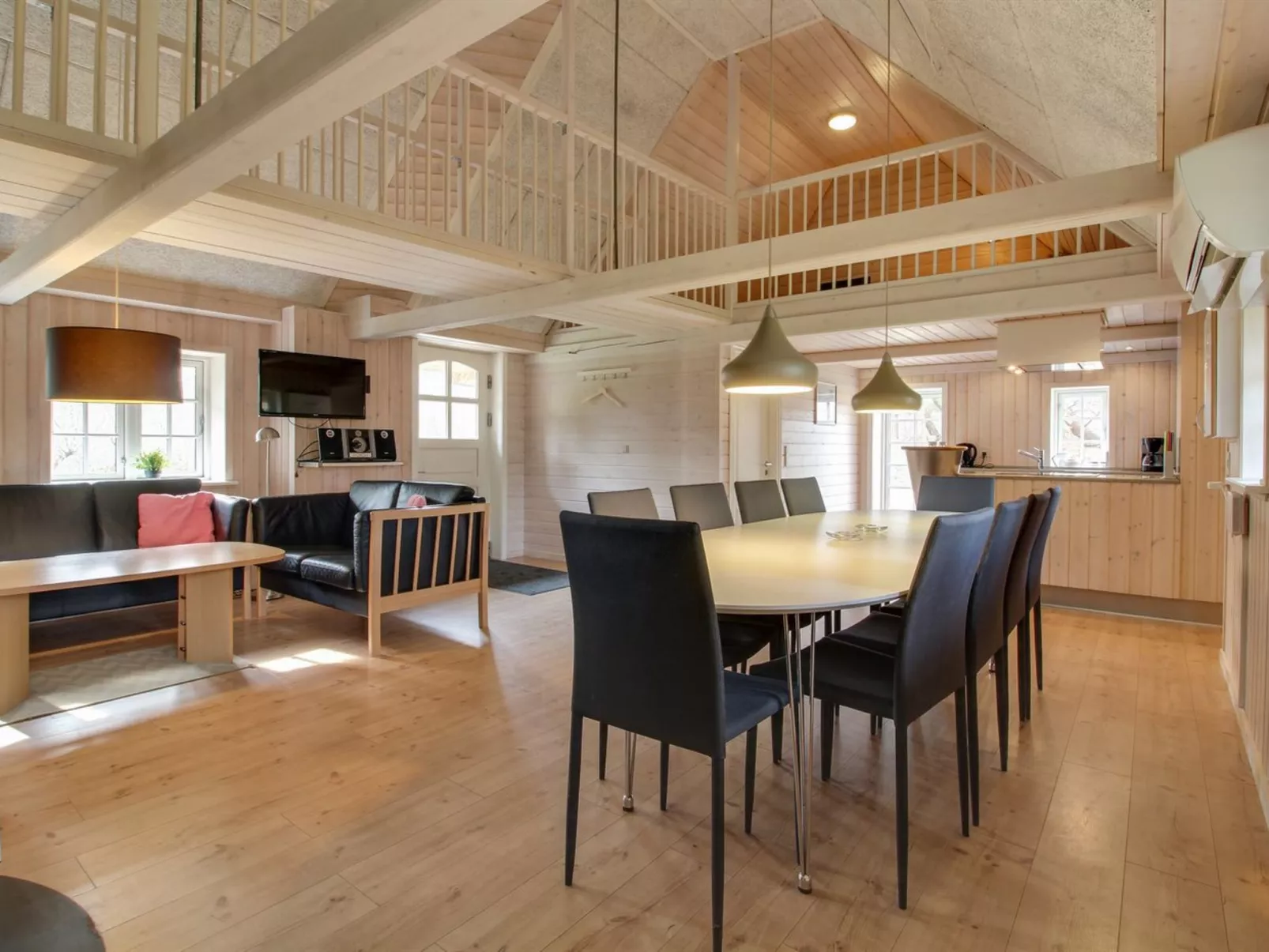 "Gudmund" - 3.9km from the sea-Binnen