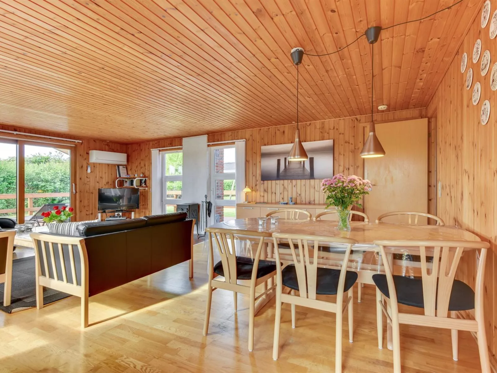 "Ellyn" - 500m from the sea-Binnen