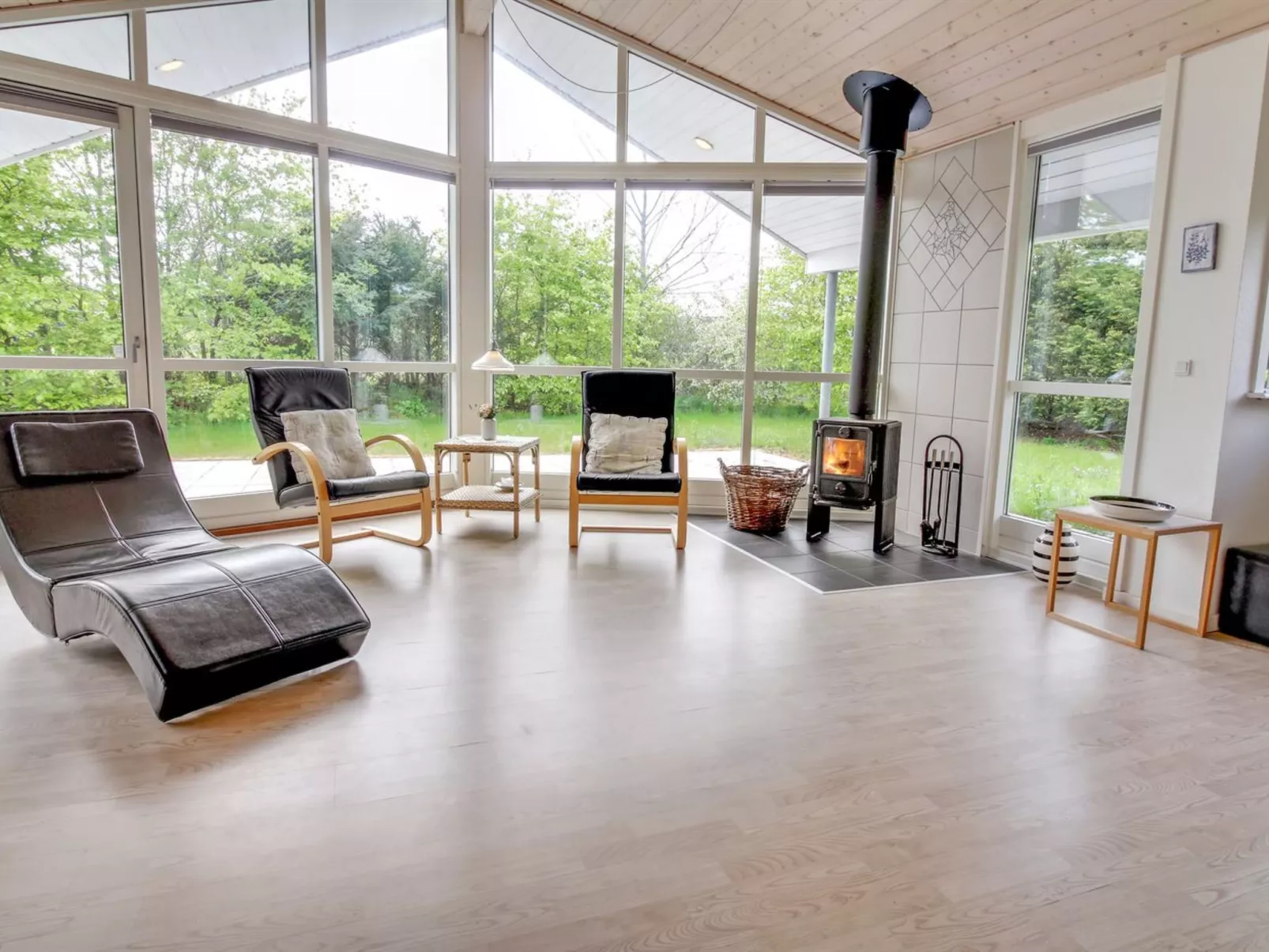 "Valentin" - 400m to the fjord-Binnen