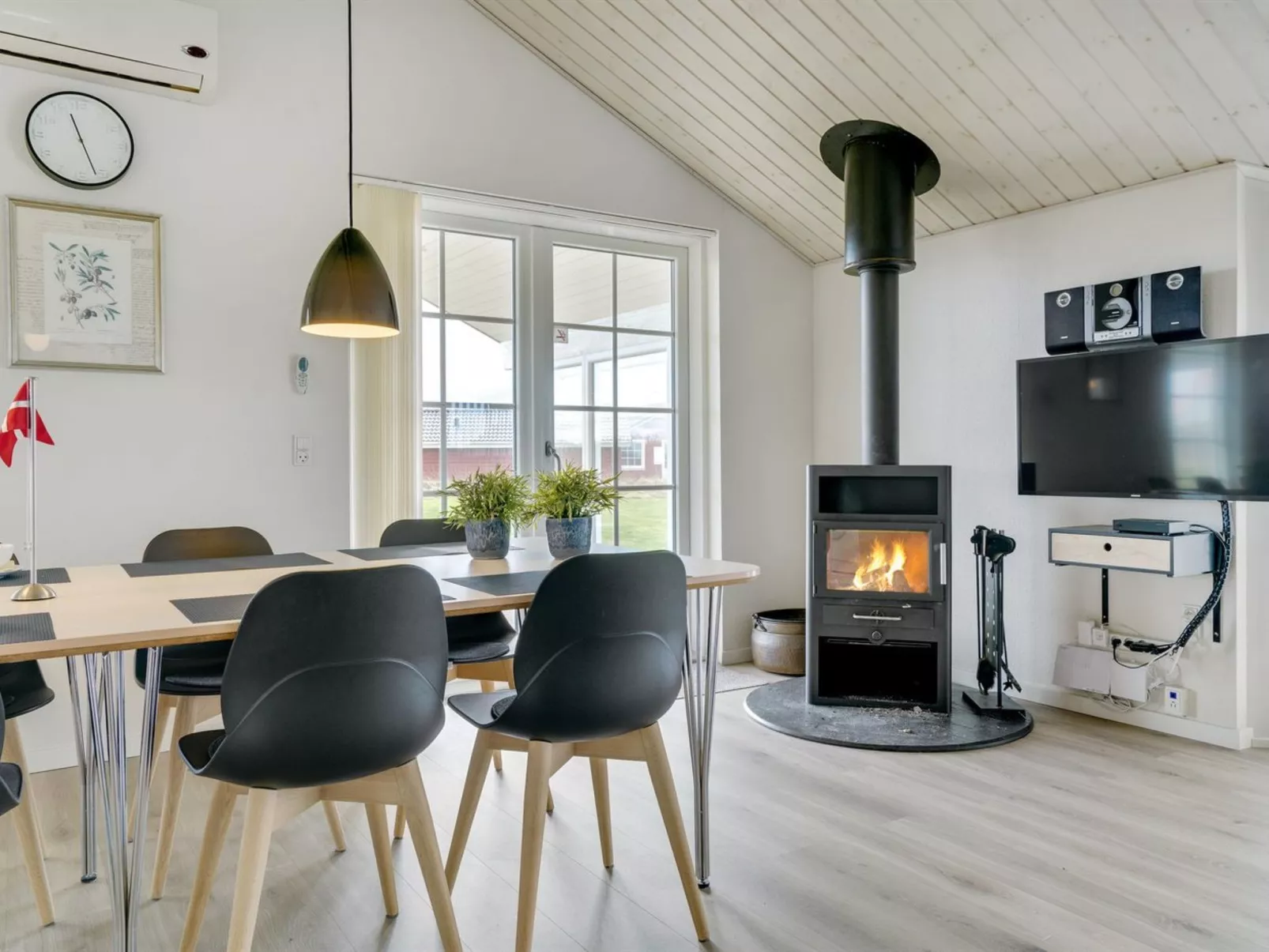 "Mieka" - 400m from the sea-Binnen