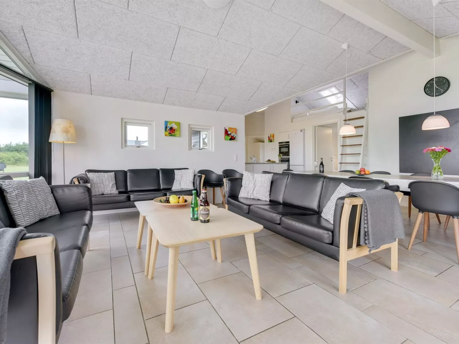 "Finja" - 500m from the sea-Binnen