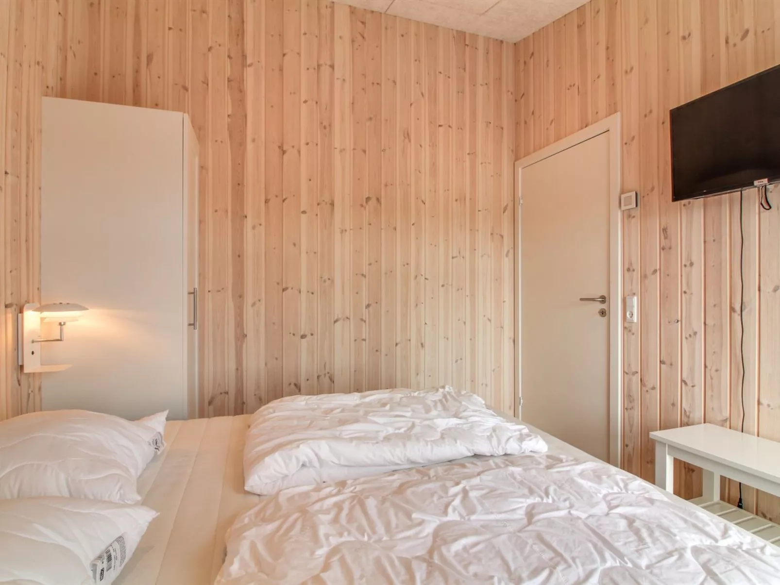 "Heilo" - 300m from the sea-Binnen