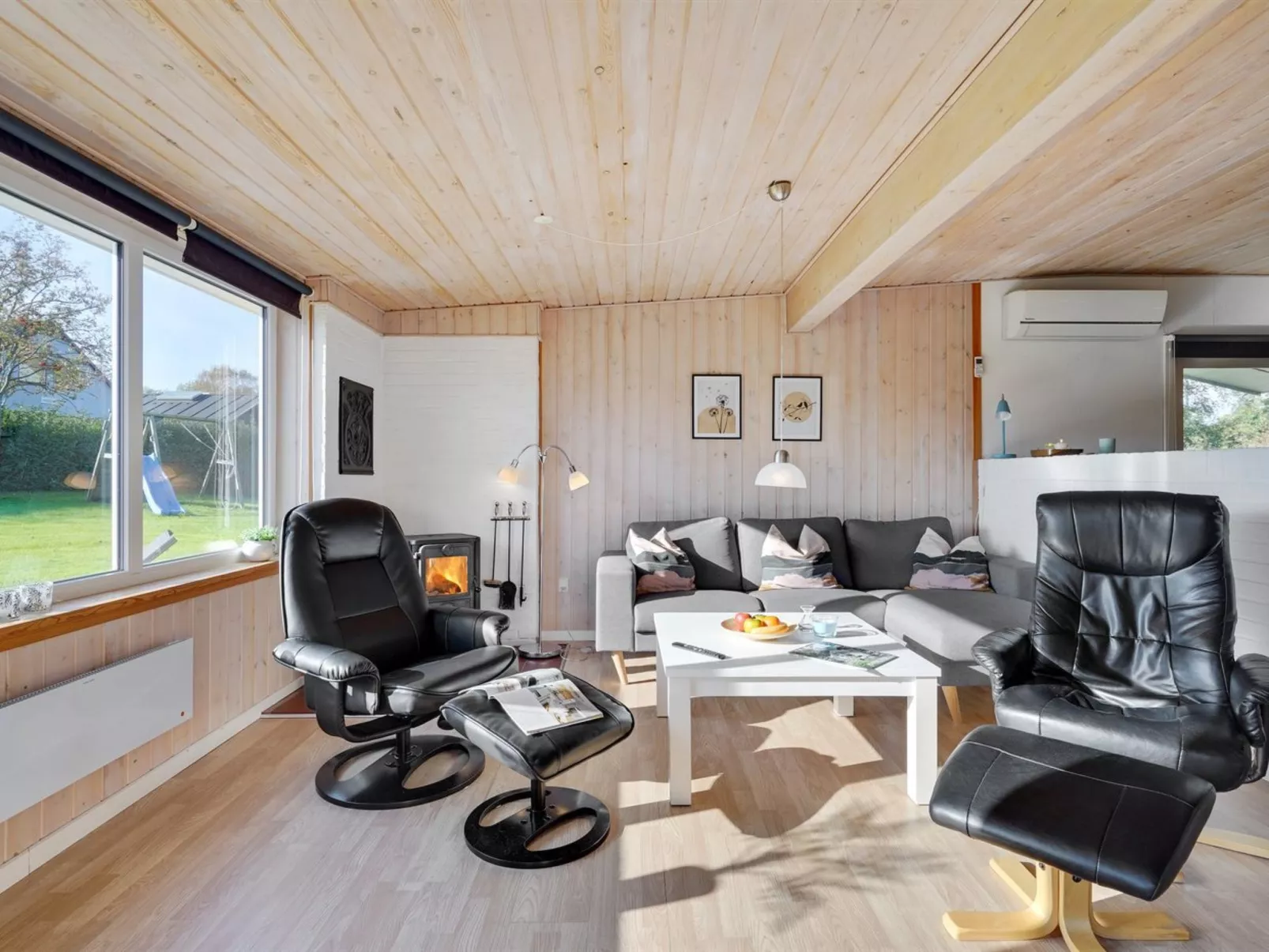 "Nane" - 80m from the sea-Binnen