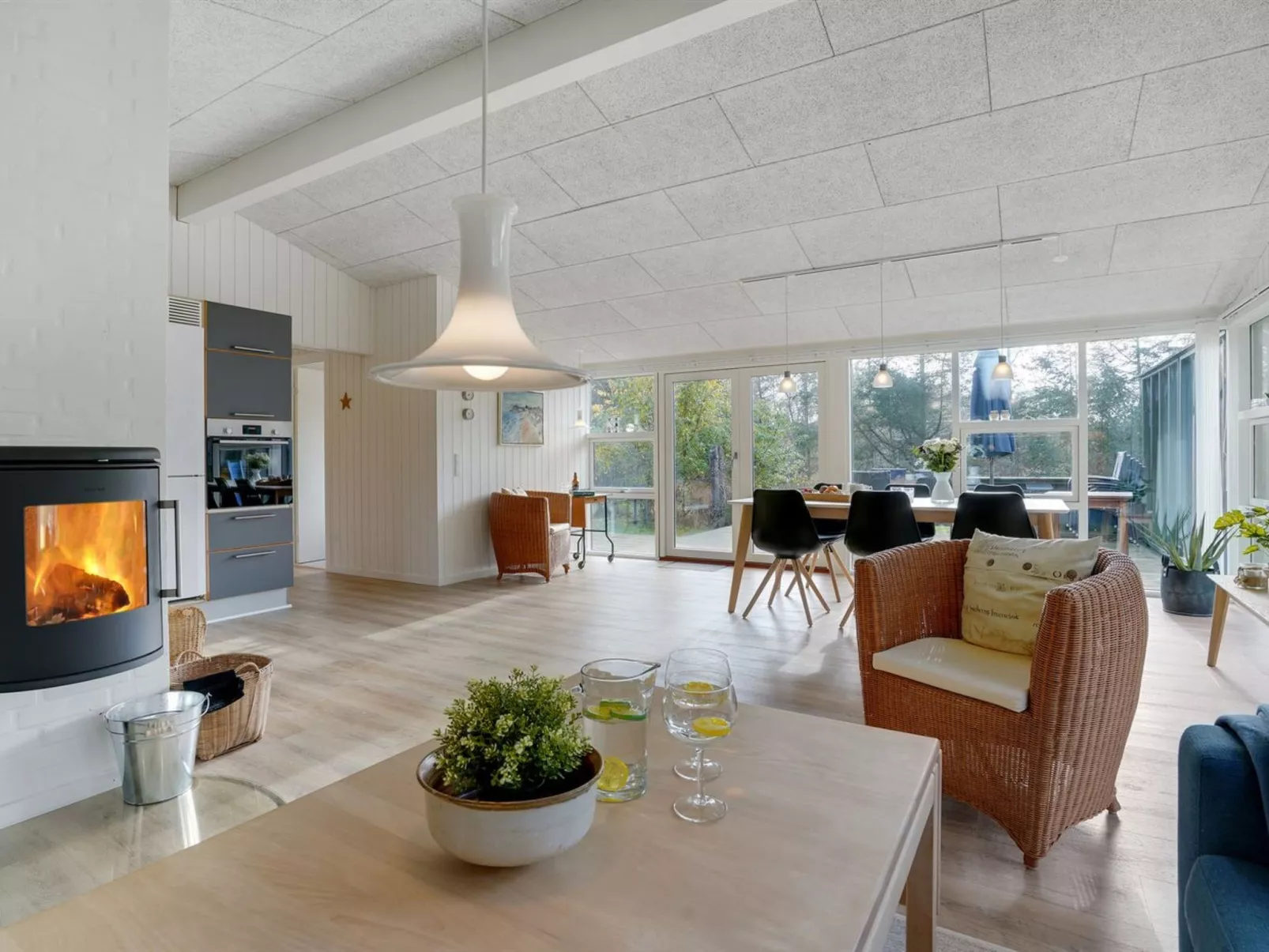 "Ridvan" - 500m from the sea-Binnen