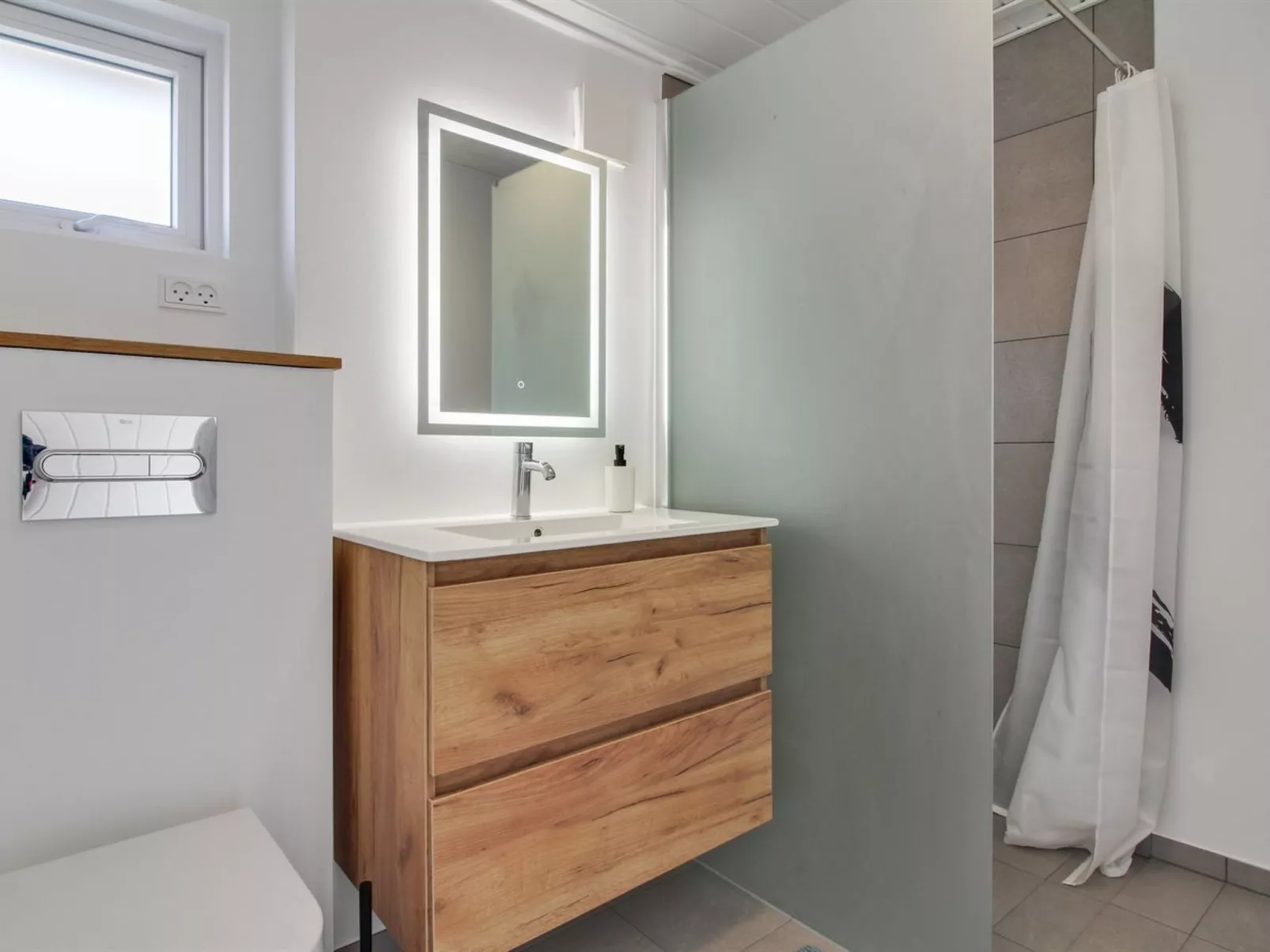 "Marius" - 200m from the sea-Binnen