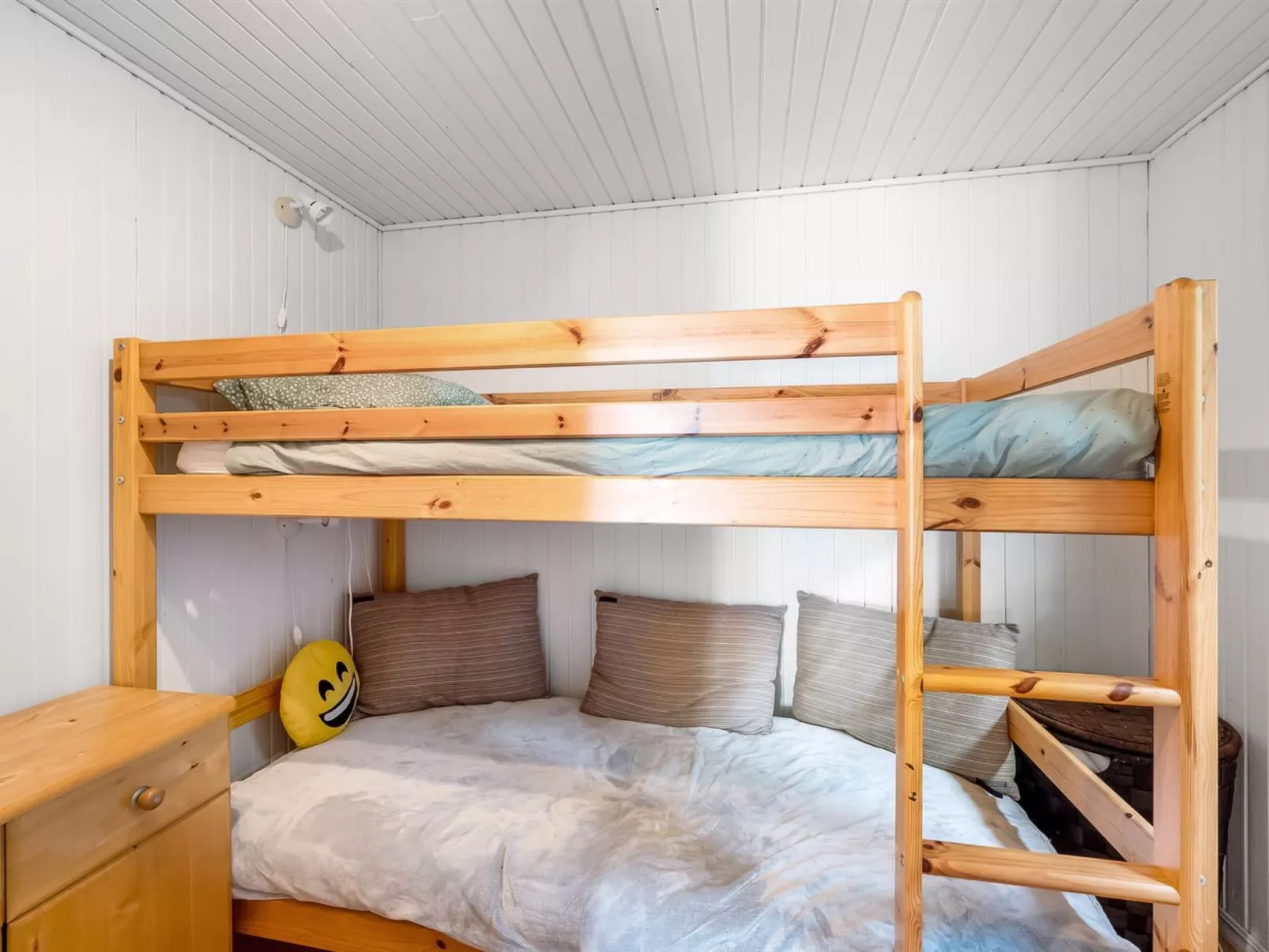 "Heera" - 100m to the fjord-Binnen