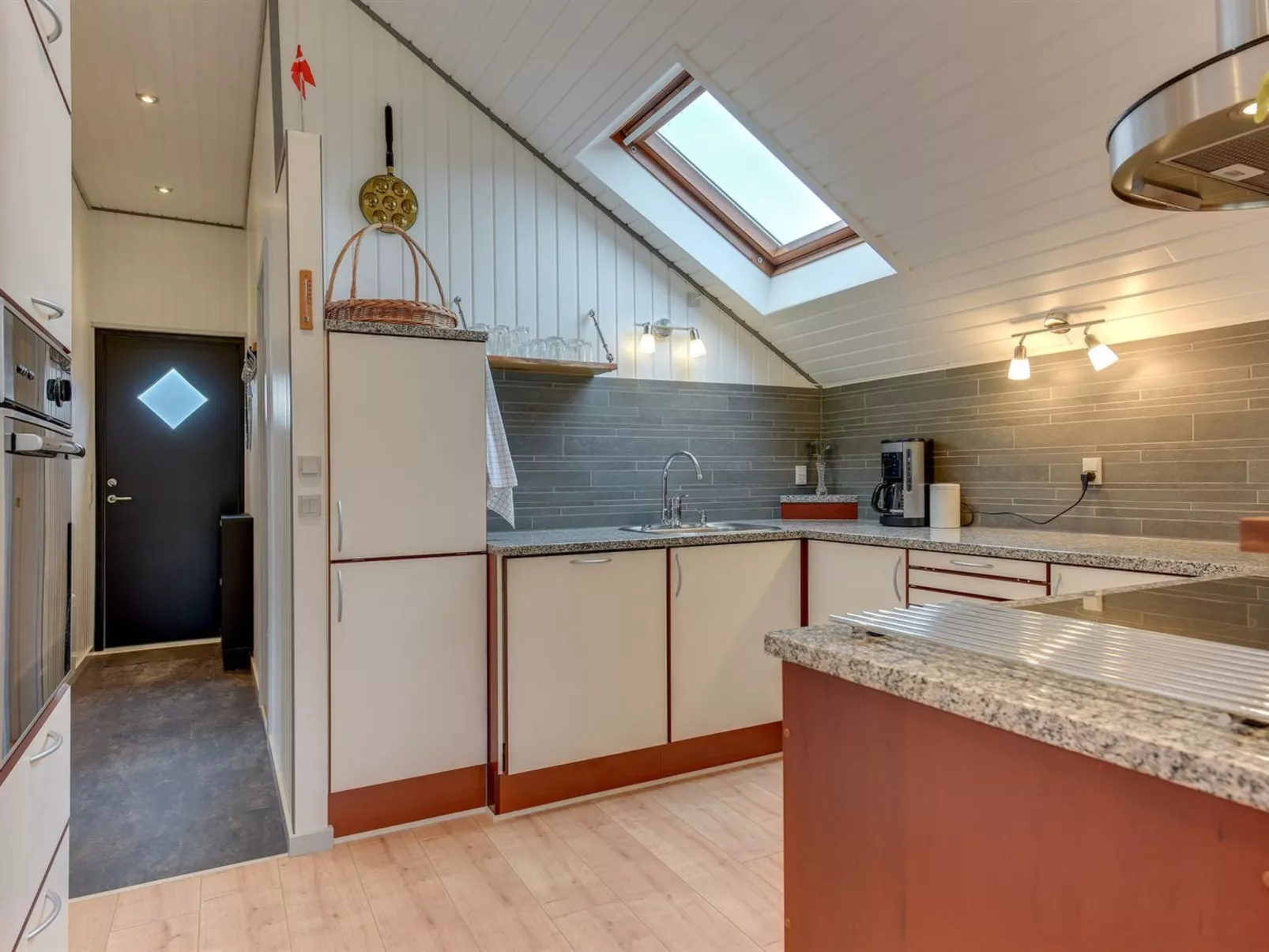 "Tican" - 400m from the sea-Binnen